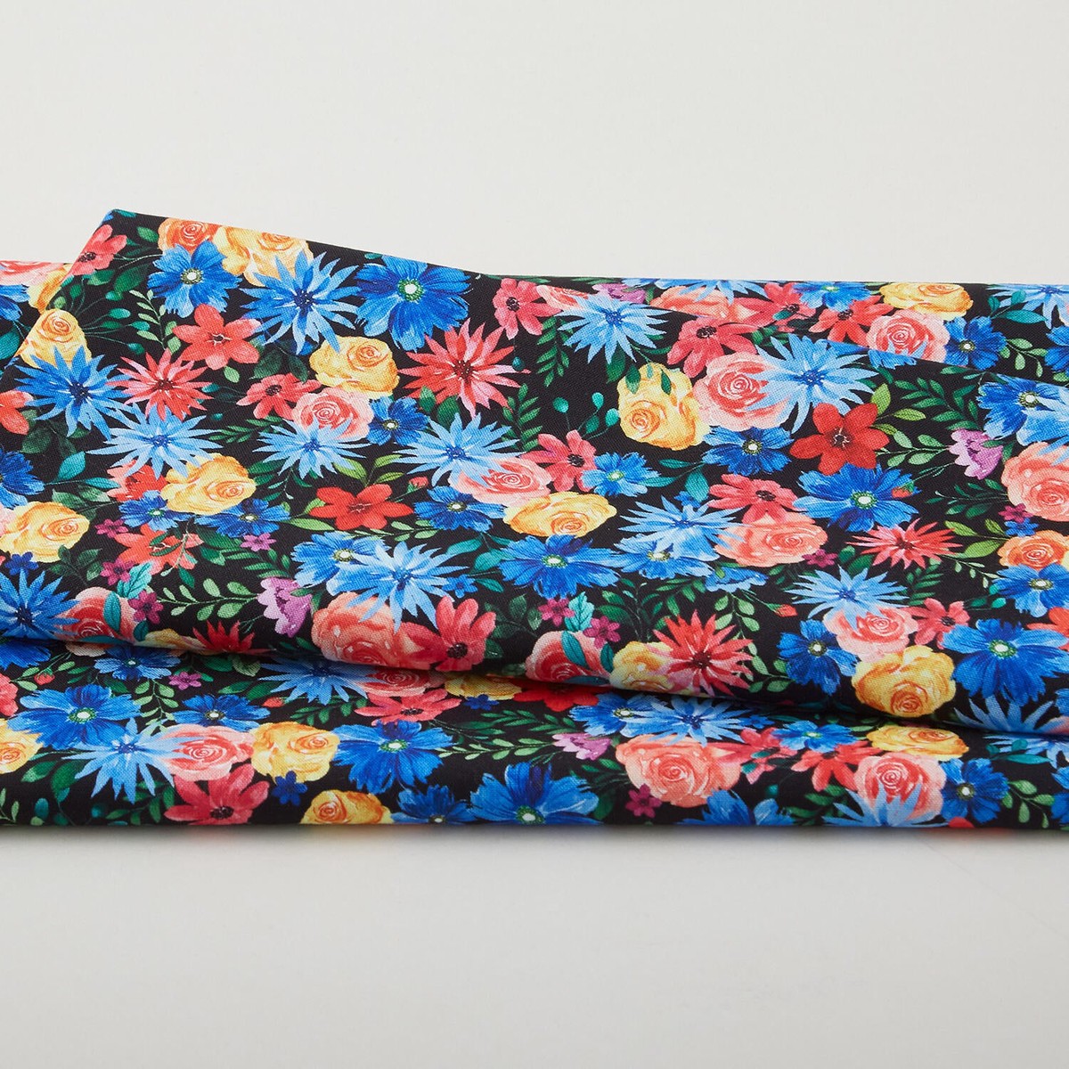 farmers-market-flower-garden-black-2-yard-cut