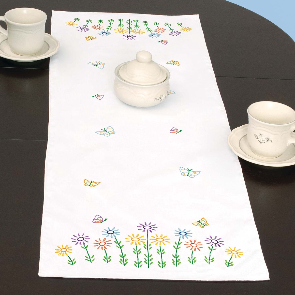 field-of-flowers-embroidery-table-runner