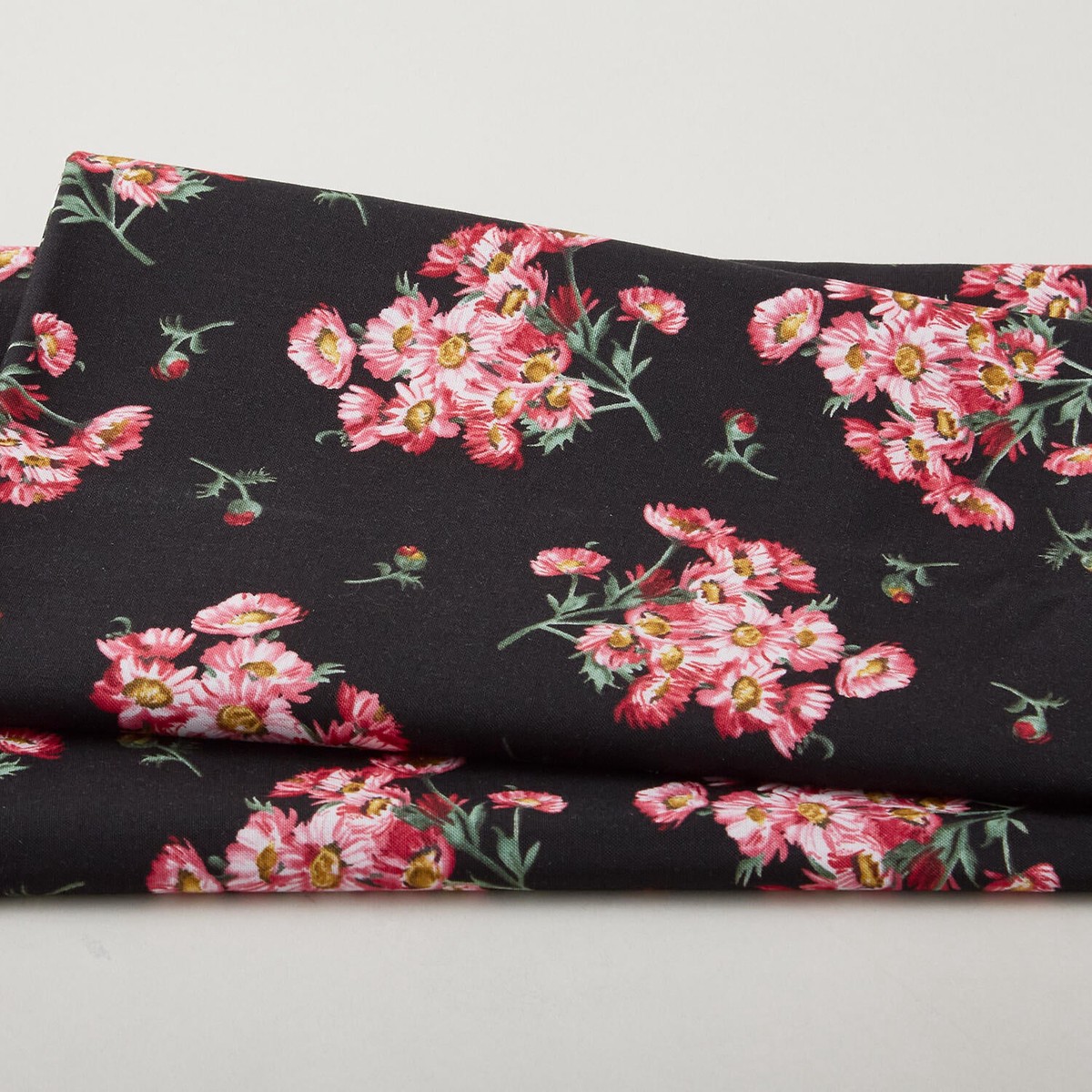 prose-favorites-tossed-bouquet-black-2-yard-cut