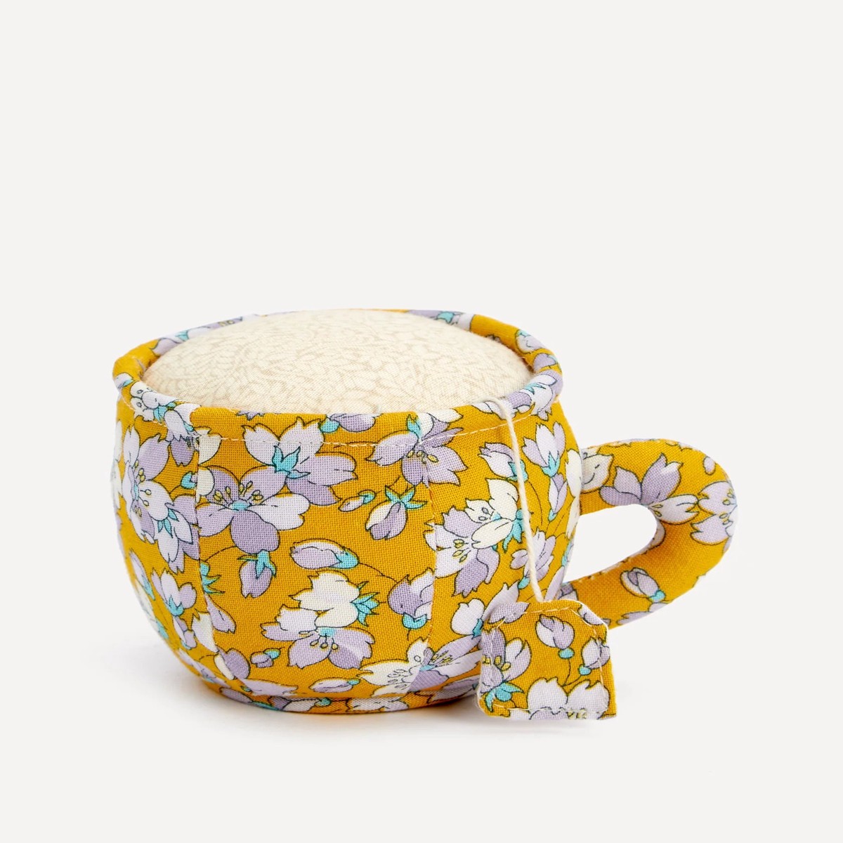 liberty-teacup-pin-cushion