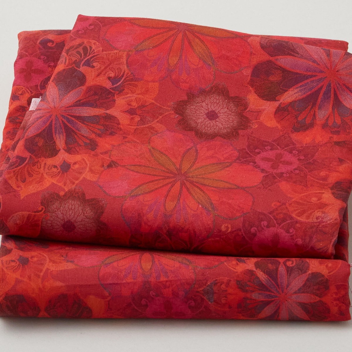venice-flowers-red-digitally-printed-2-yard-cut