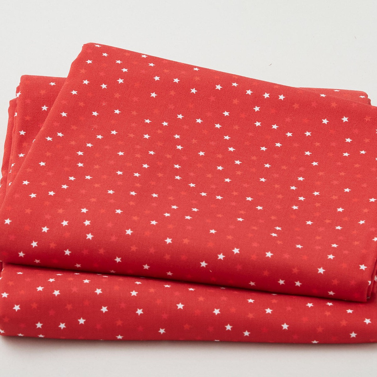 vintage-valor-favorites-red-stars-2-yard-cut