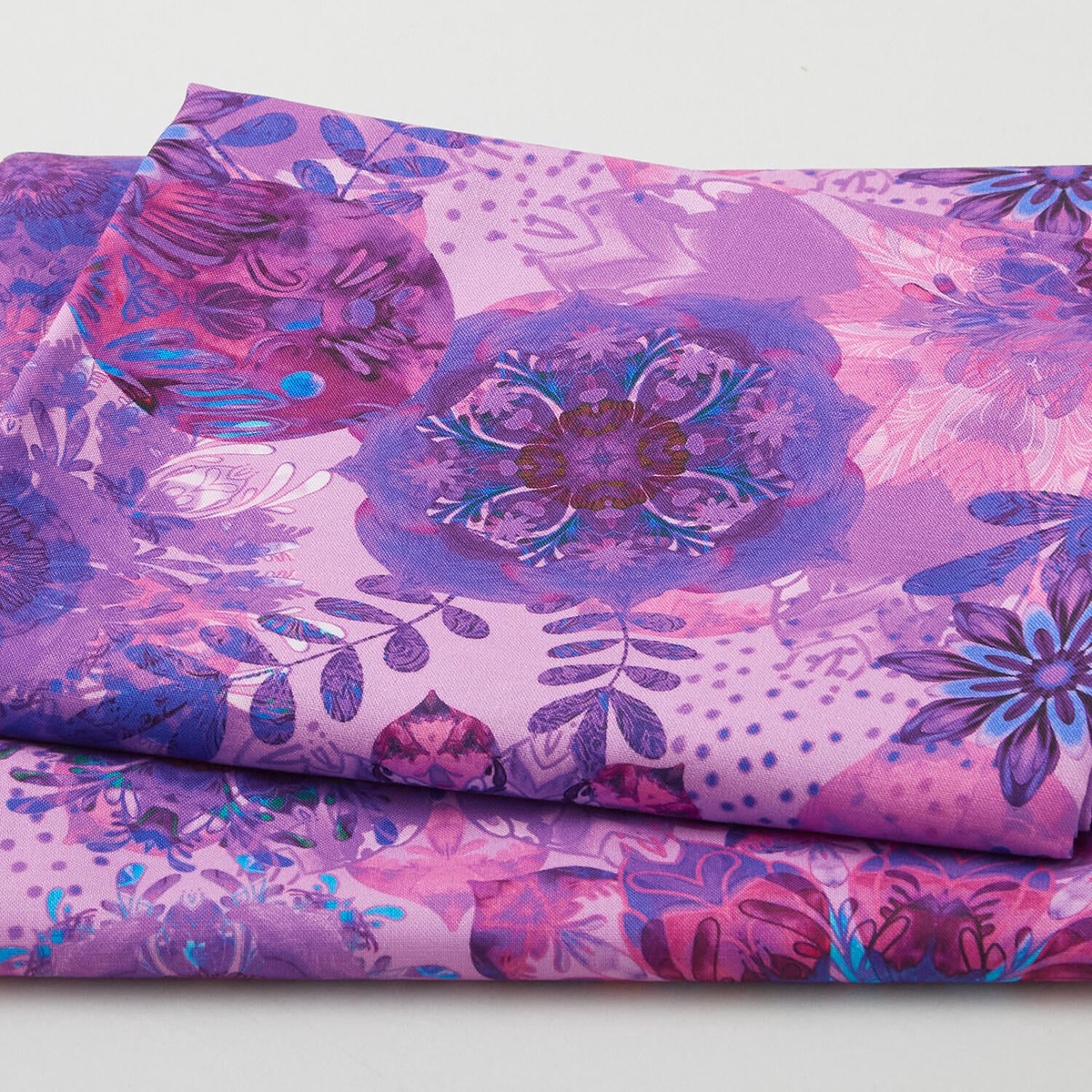 giverny-favorites-orchard-medallion-2-yard-cut