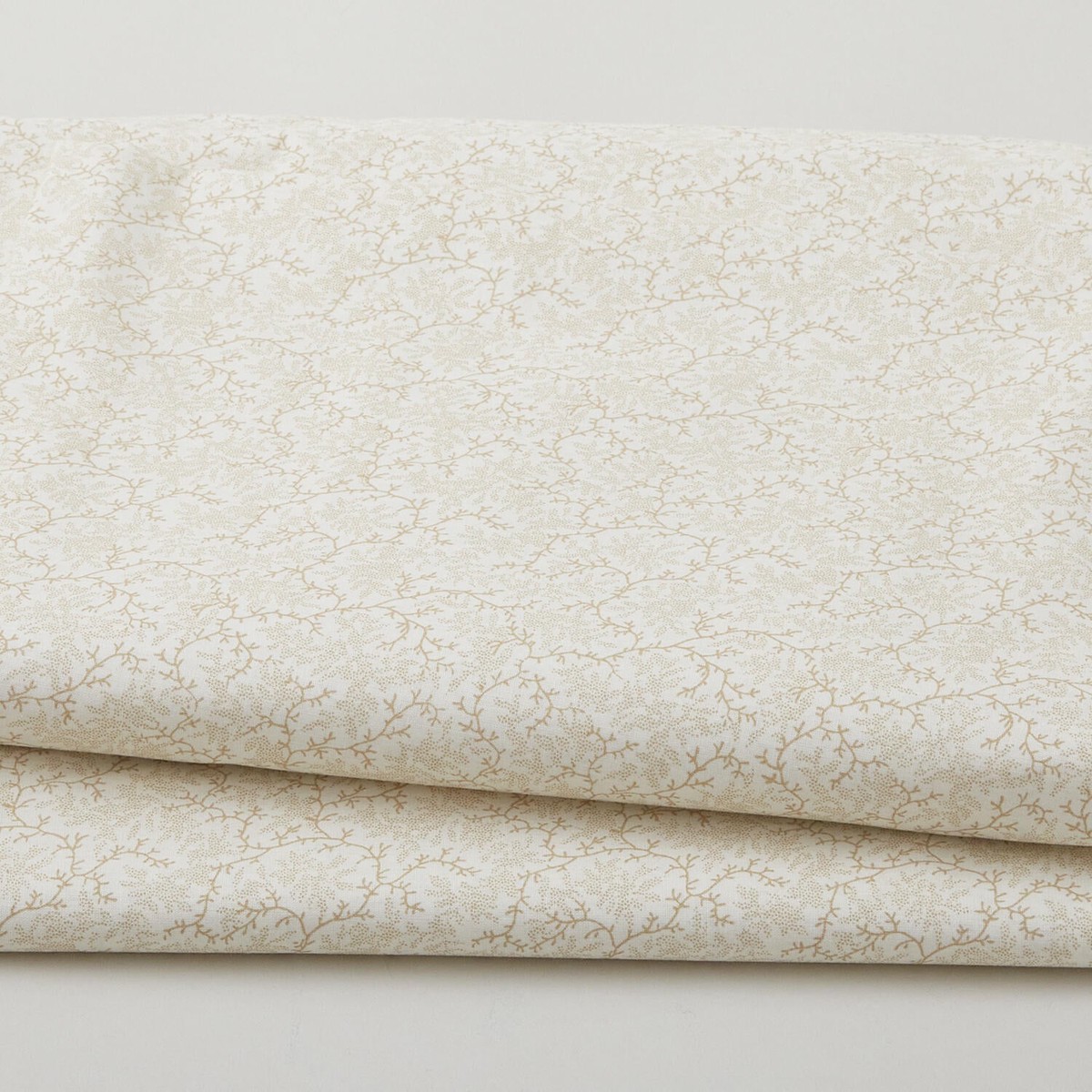 delicate-vines-super-pale-108-3-yard-cut