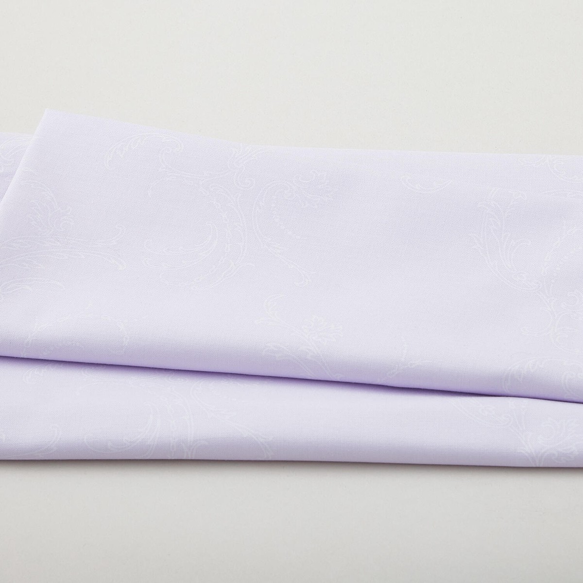 whispering-lilies-jackie-scroll-light-purple-2-yard-cut
