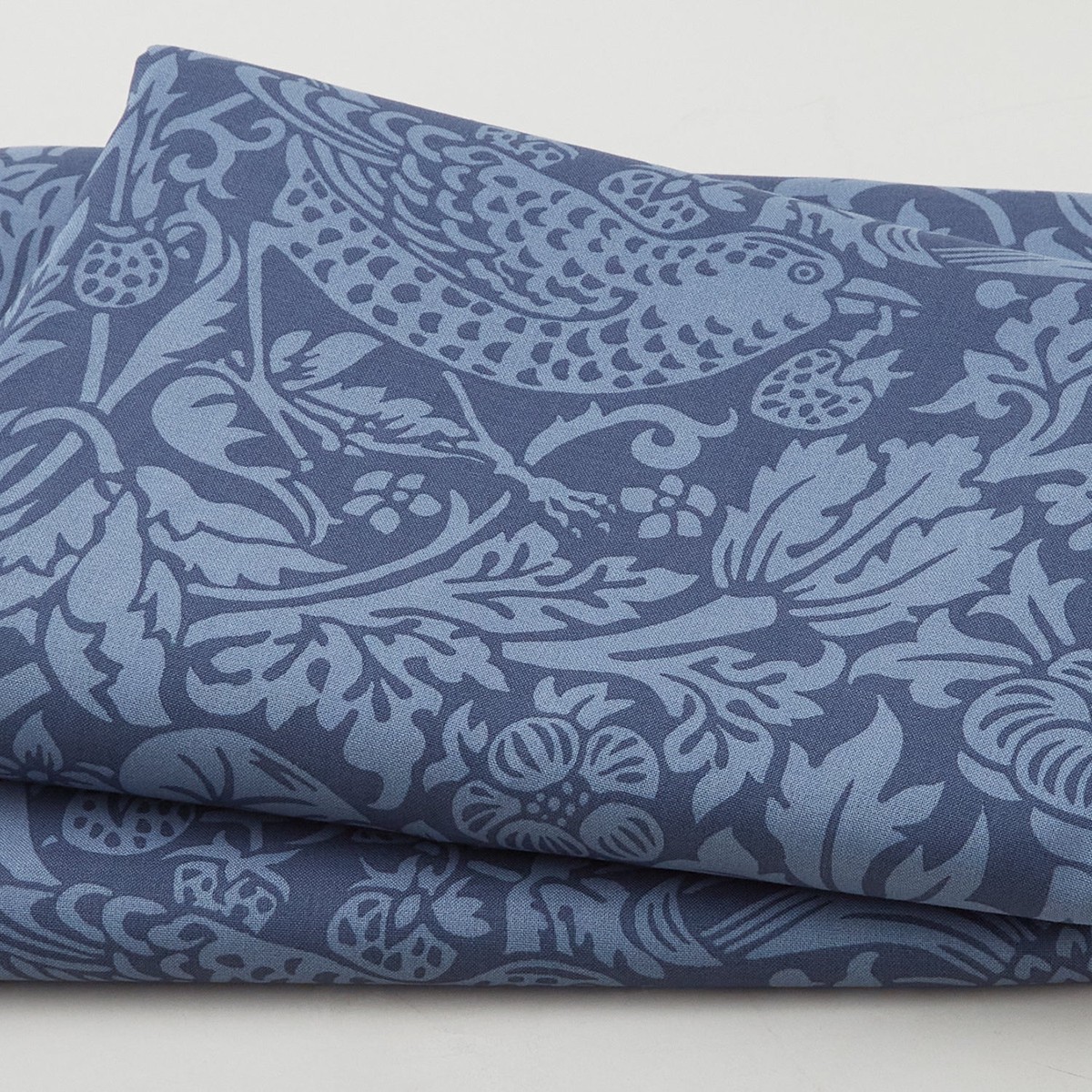 strawberry-thief-navy-108-quilt-back-3-yard-cut