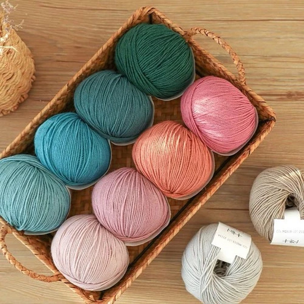 blended-wool-yarn-5-ply-merino-wool-solid-color-50g