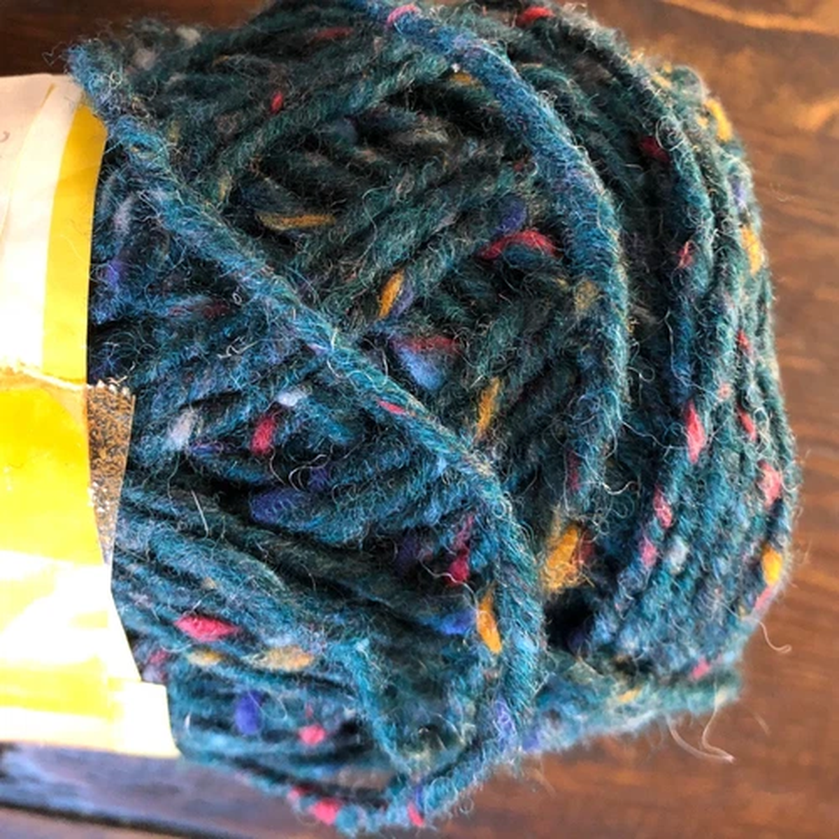 gaeltarra-yarns-vtg-cottage-100g-wool-ireland-3493-green-tweed-mothproof