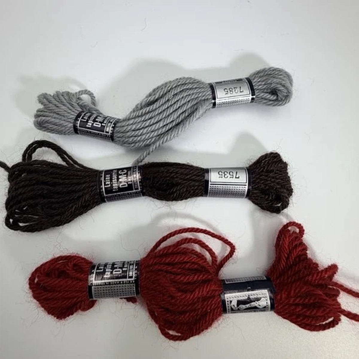vintage-dmc-laine-tapisserie-100-wool-yarn-skeins-red-brown-grey-3-pullskein