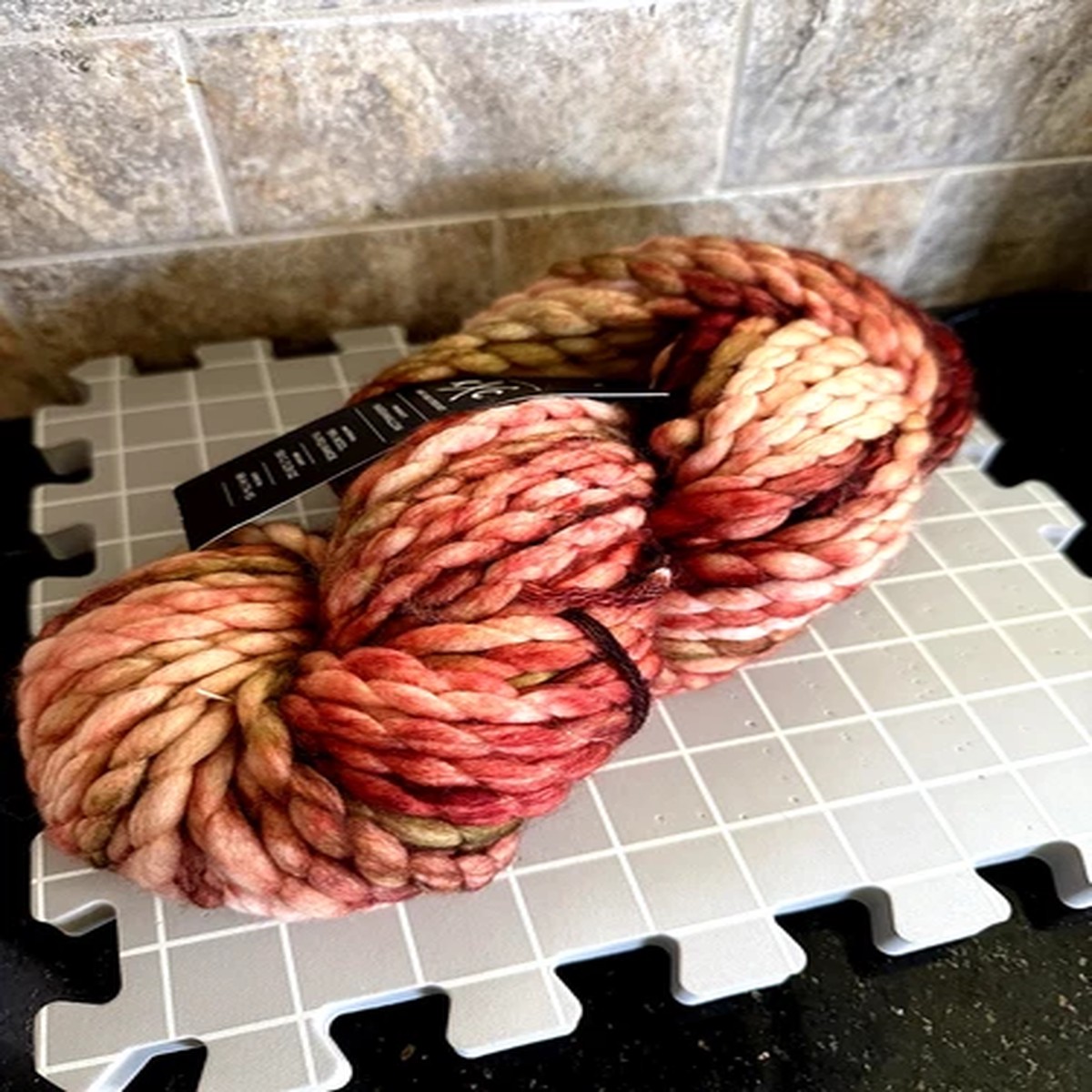 1-150g-hank-of-k-c-marshmallow-jumbo-99-merino-wool-yarn-apple-picking