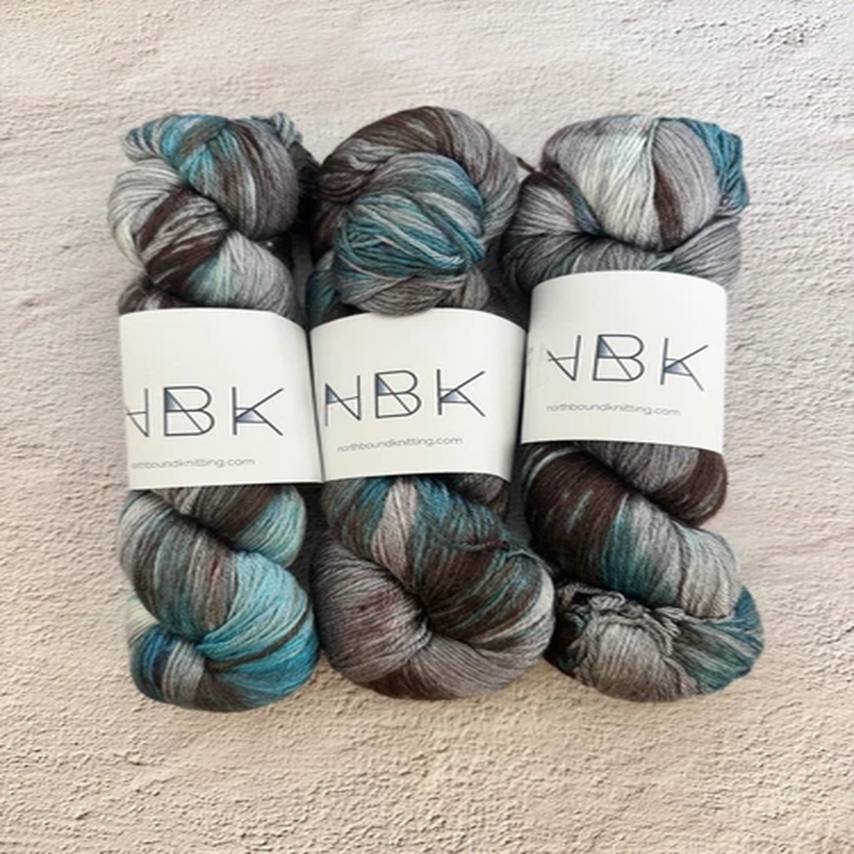 north-bound-knitting-merino-silk-fingering-yarn-438yds-100g-color-beastie