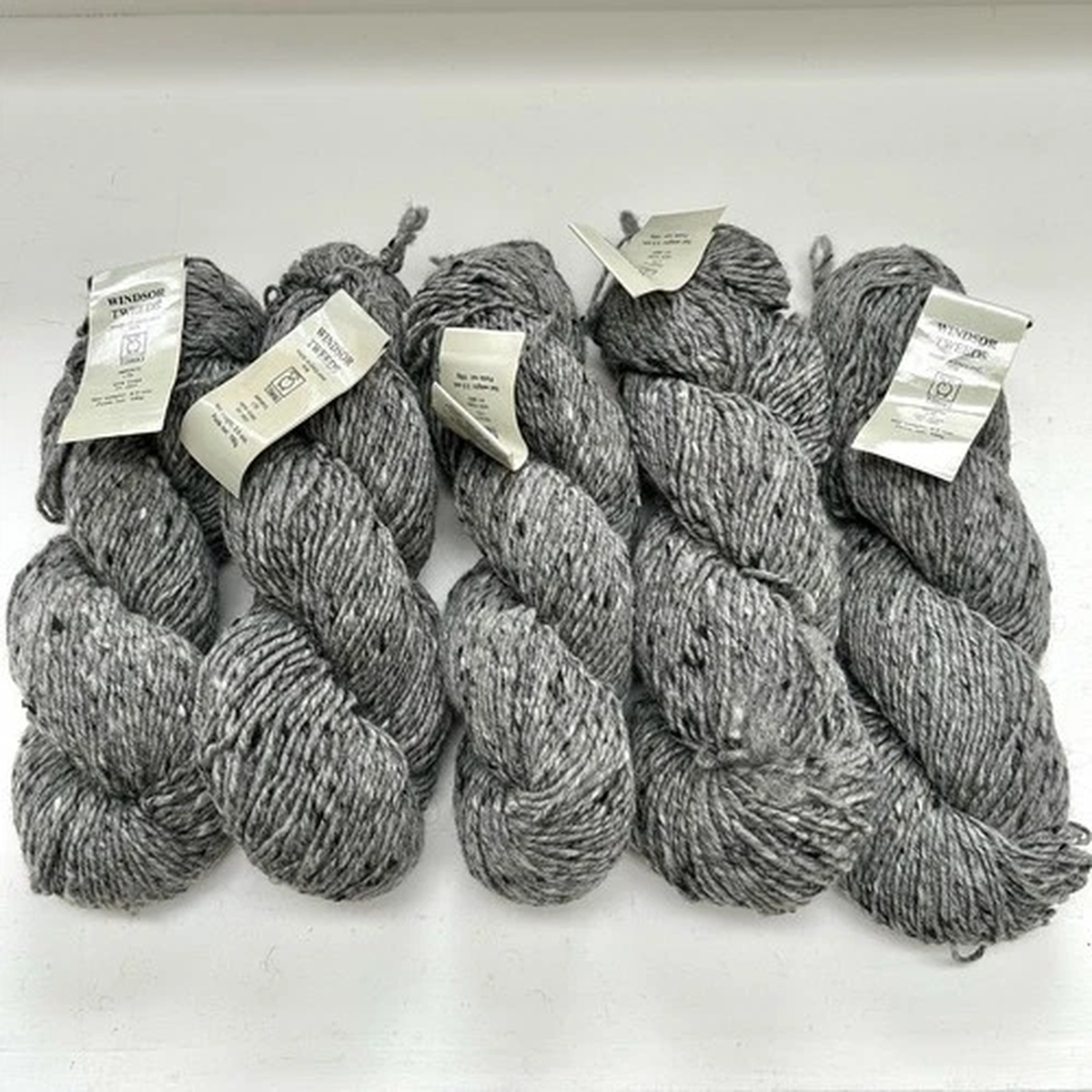 lot-of-5-tahki-windsor-tweeds-yarn-hanks-936-dark-gray-wool-100-g-ea-england