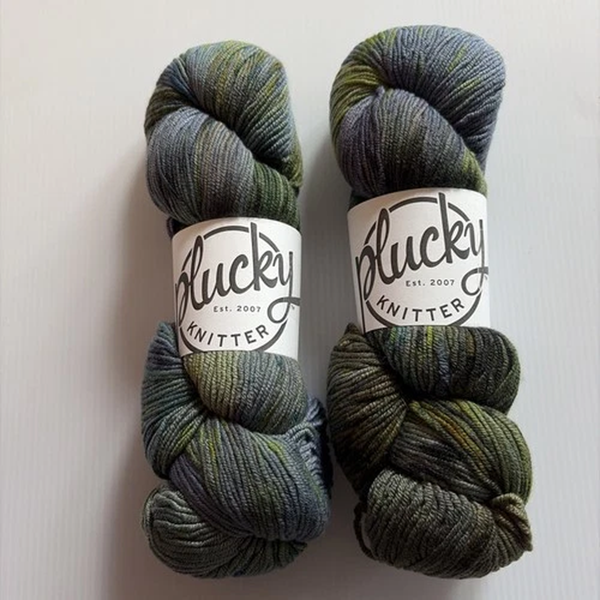 the-plucky-knitter-pure-cashmere-one-skein-highlander-280-yards-blue-green-dyed