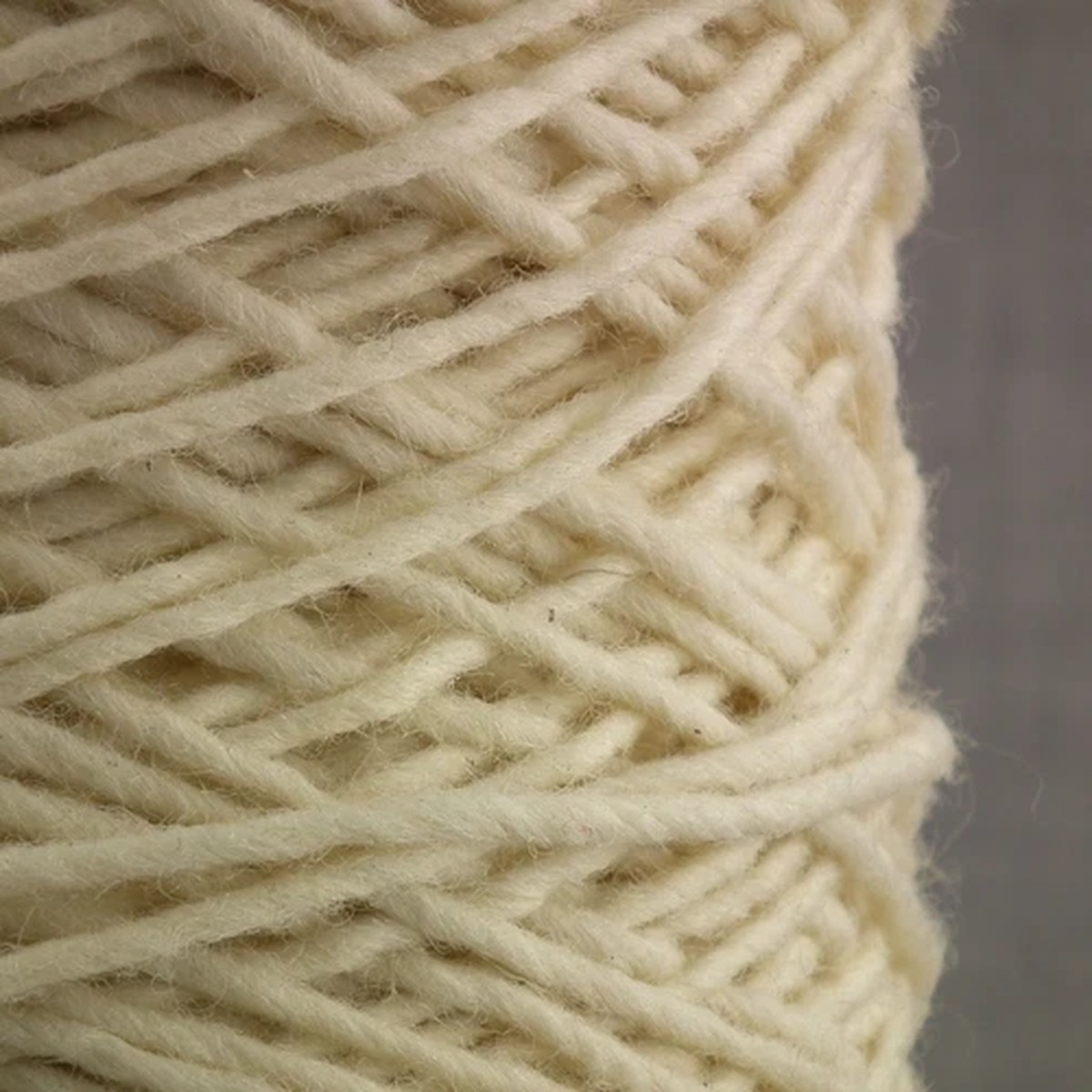 chunky-pure-shetland-wool-ecru-undyed-250g-cone-six-balls-knitting-weaving-yarn