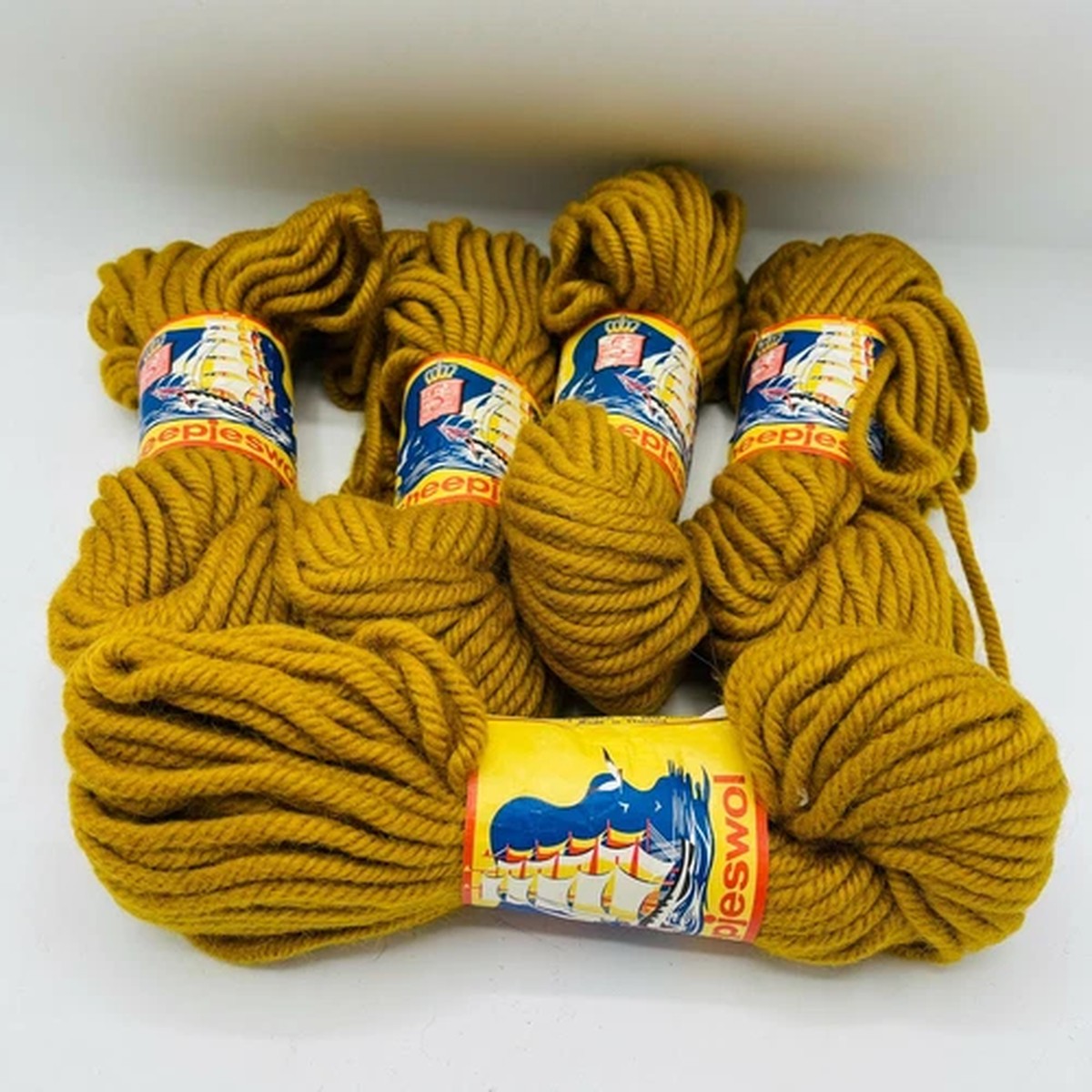 5-skeins-smyrna-scheepjes-motecht-gold-yarn-100-virgin-yarn-holland-color-84