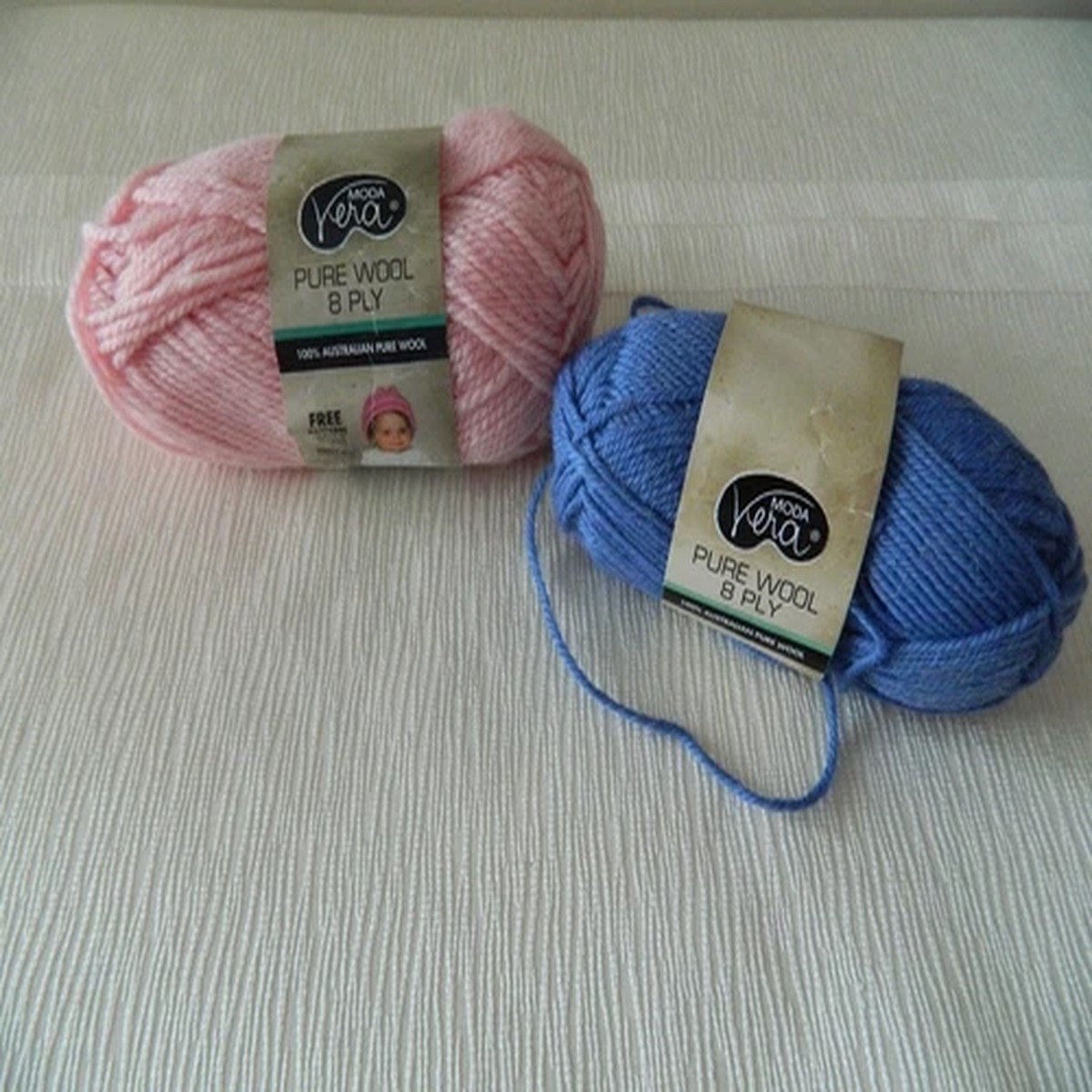 yarn-moda-vera-pure-wool-australian-pure-wool-pink-or-blue-knitting-craft-hobby