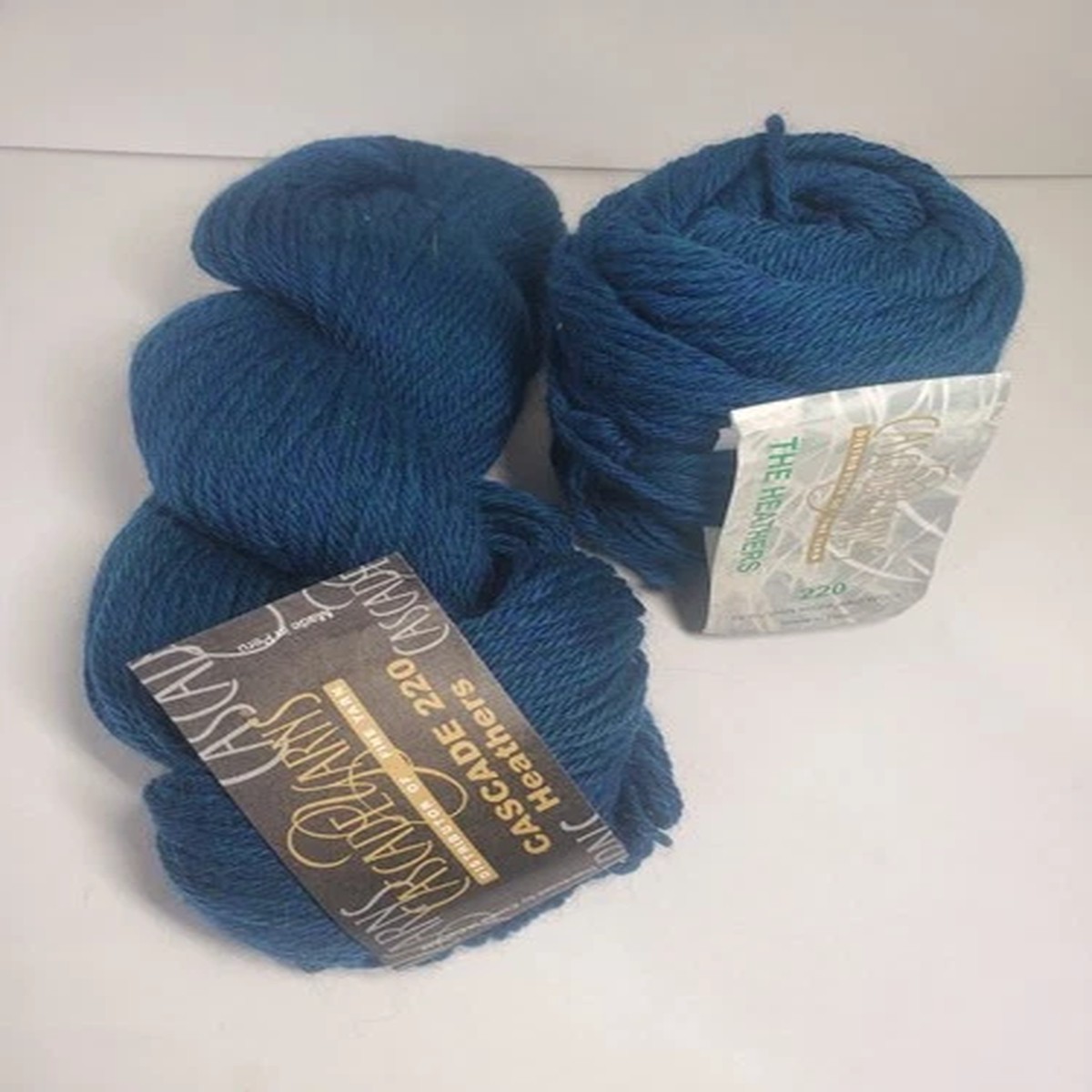 cascade-yarns-220-heathers-worsted-blue-yarn-100-peruvian-highland-wool