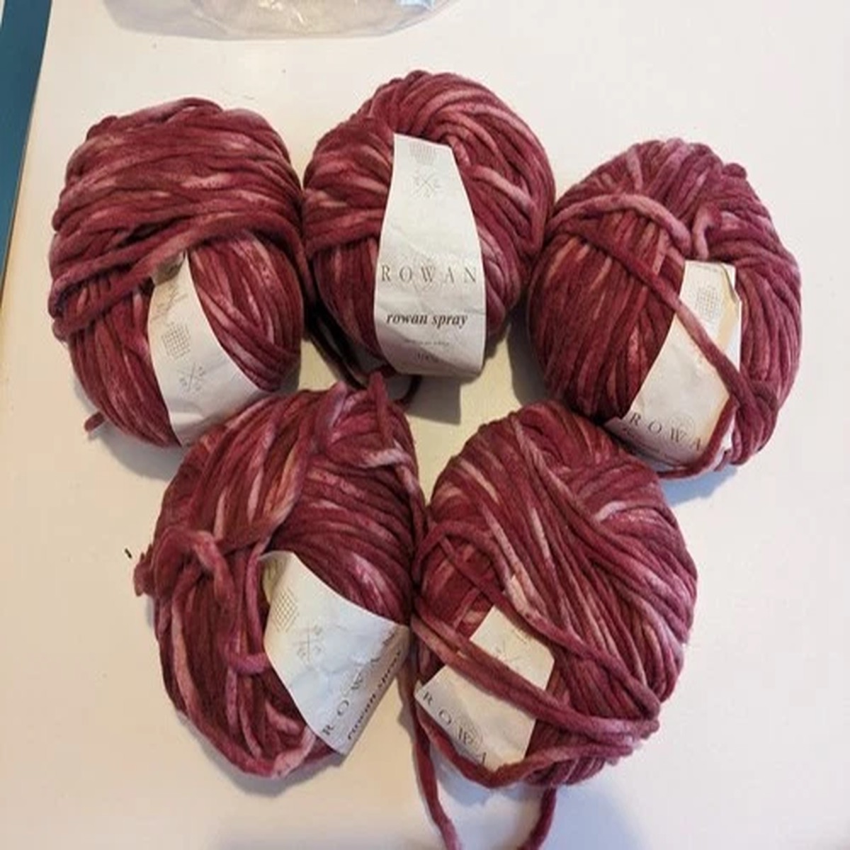500g-rowan-spray-004-pink-red-mix-multi-wool-knitting-yarn-10mm-s-chunky