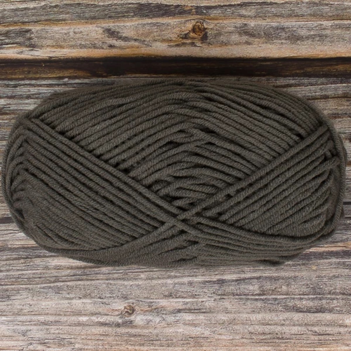 velvet-yarn-dyed-eucalyptus-50g-90m-10ply-green-kids-acrylic-wool-knitting