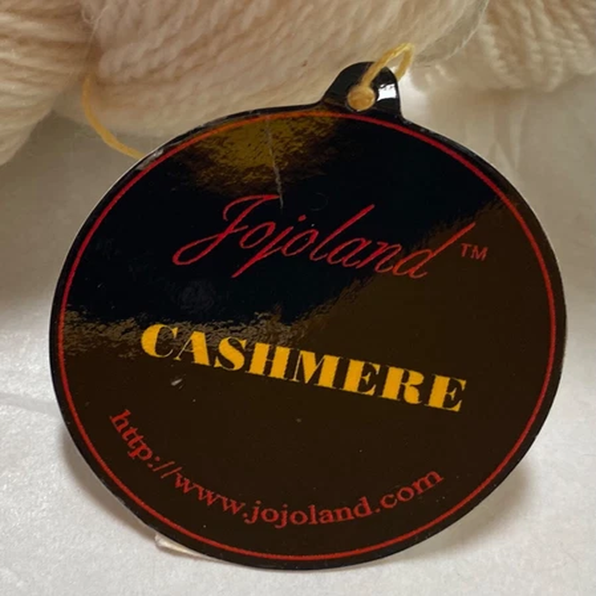 jojoland-cashmere-100-yarn-colorway-c288-white-400-yds