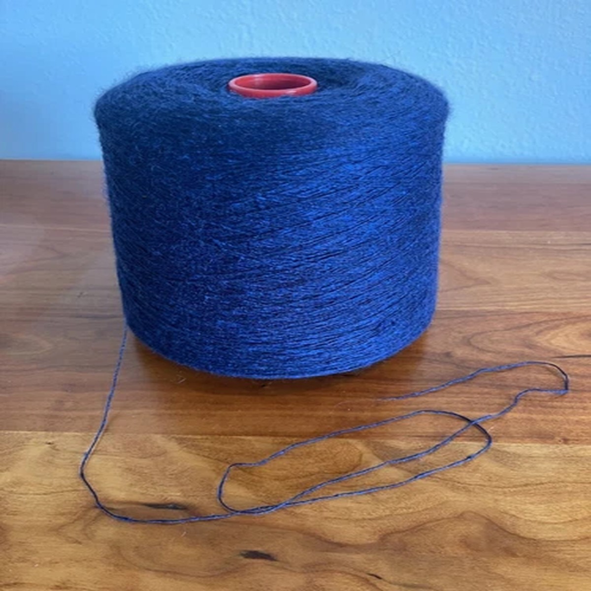 new-italian-100-cashmere-yarn-on-cone-medium-navy-blue-2-lb-2-9-ounces-mint