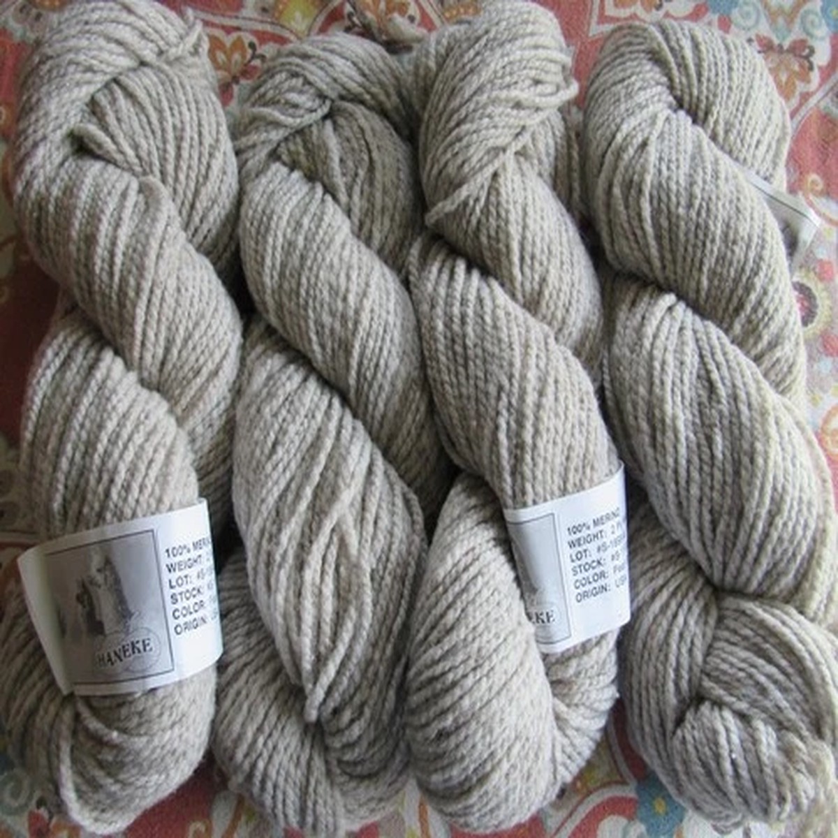 4-hank-125yd-ea-lot-haneke-100-merino-wool-2-ply-pearl-grey-luxury-yarn-idaho