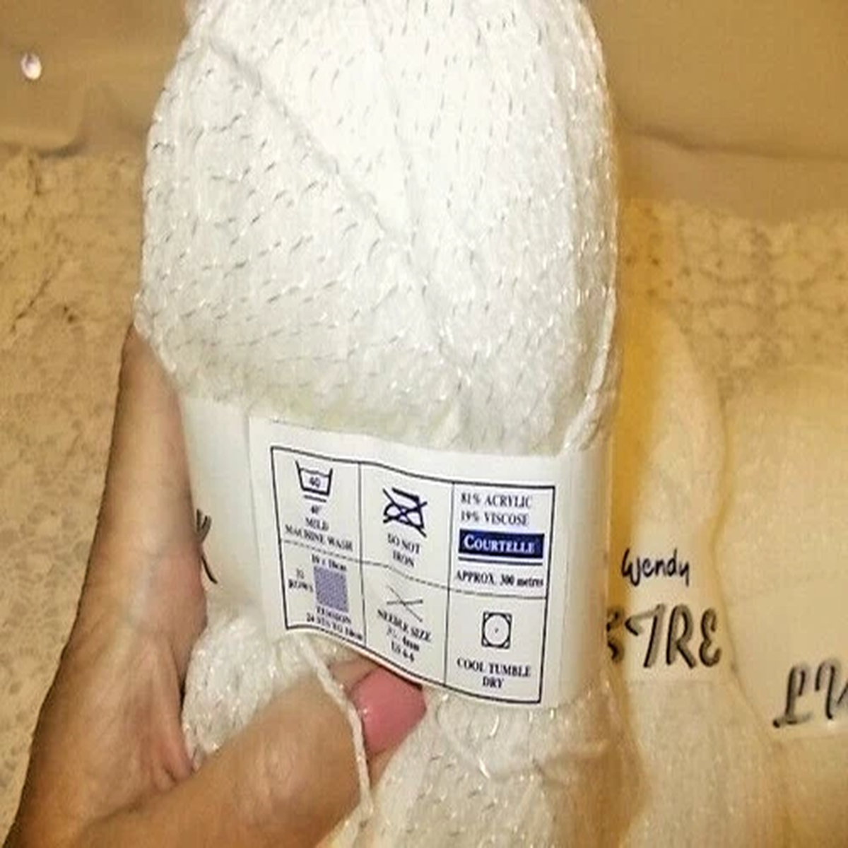lot-of-4-wendy-lustre-dk-yarn-100-g-acrylic-nylon-england-white