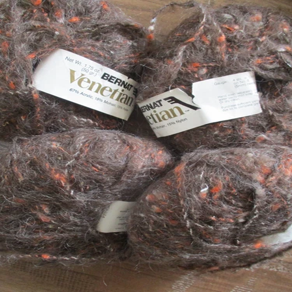 4-bernat-venetian-mahogany-9518-acrylic-mohair-blend-yarn