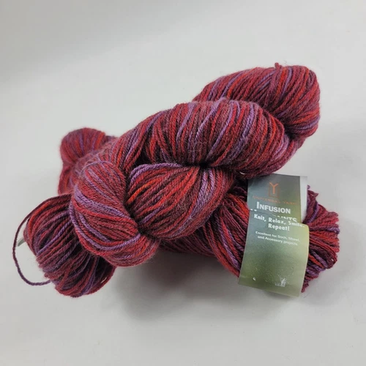 2-hanks-univeral-yarn-infusion-handpaints-dk-sw-wool-acrylic-reds-291-yd-y08