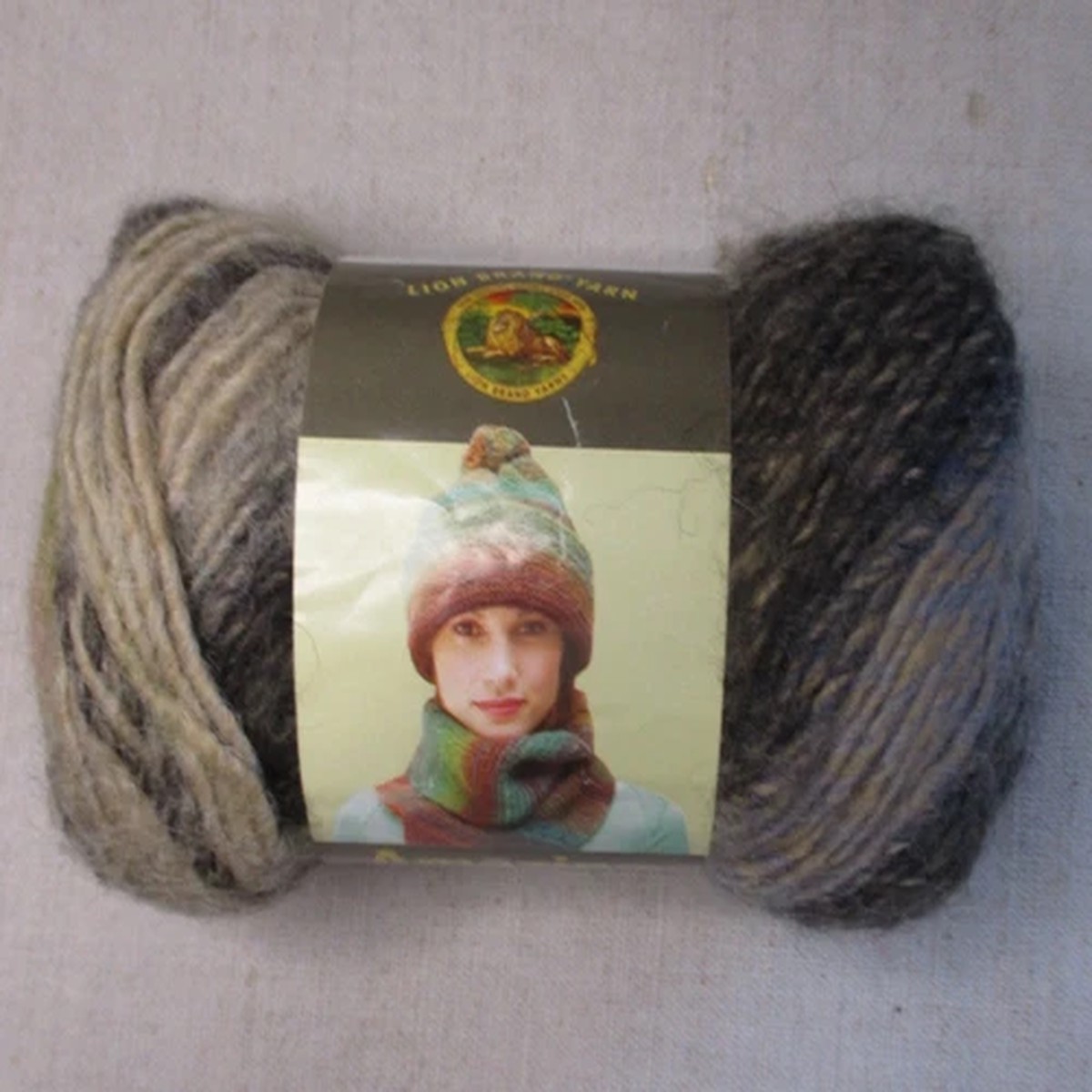 lion-brand-yarns-amazing-olive-medley-50-g-147-yds-53-wool-47-acrylic