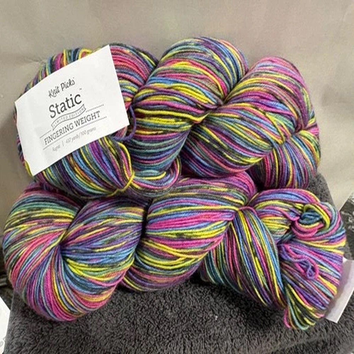 knitpicks-static-yarn-rugrat-f839-limited-edition-437-yards-lot-of-2-wool