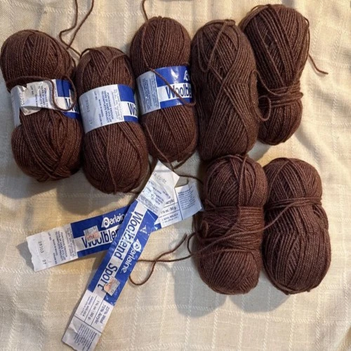 darlaine-lot-of-7-skeins-woolblend-2-ply-yarn-1-75oz-nos-lot-29303-color-27