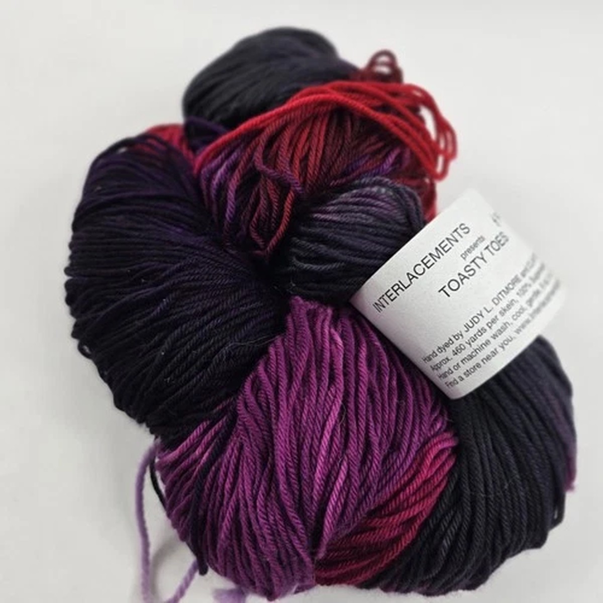 interlacements-toasty-toes-dk-yarn-superwash-merino-wool-black-red-purple-460-yd