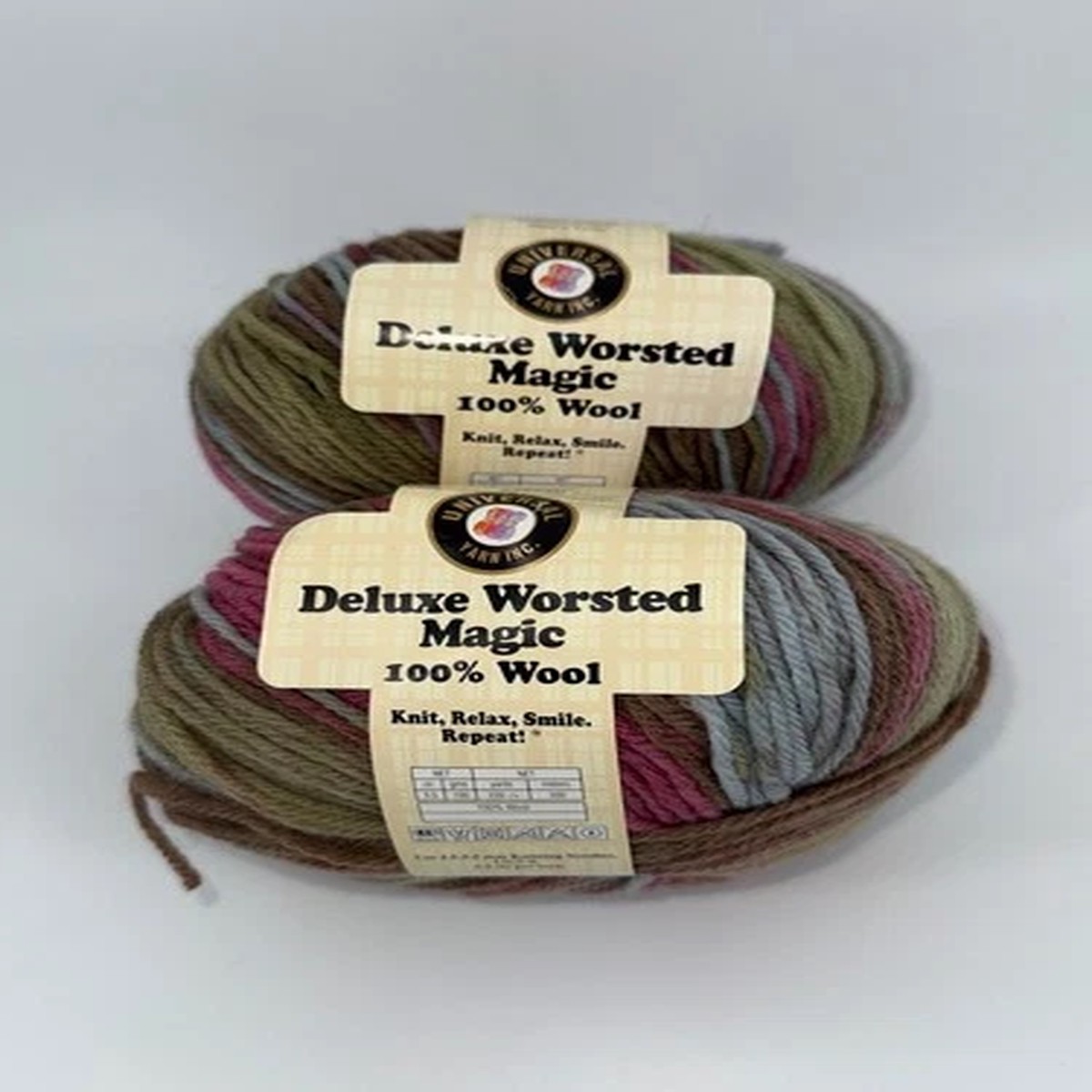 universal-yarn-deluxe-worsted-magic-100-wool-color-906-lot-s3107-2-skeins