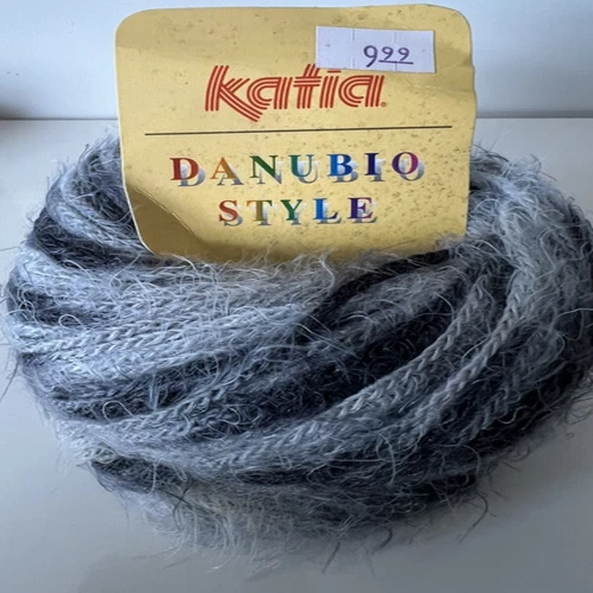 katia-danubio-style-wool-novelty-yarn-color-2903-new-one-ball
