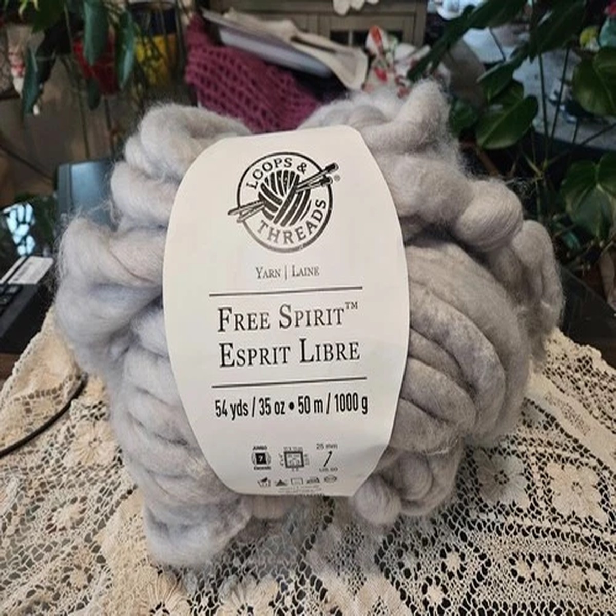 loops-threads-free-spirit-silver-26-yarn-54-yds-35oz-polyester-acrylic-wool