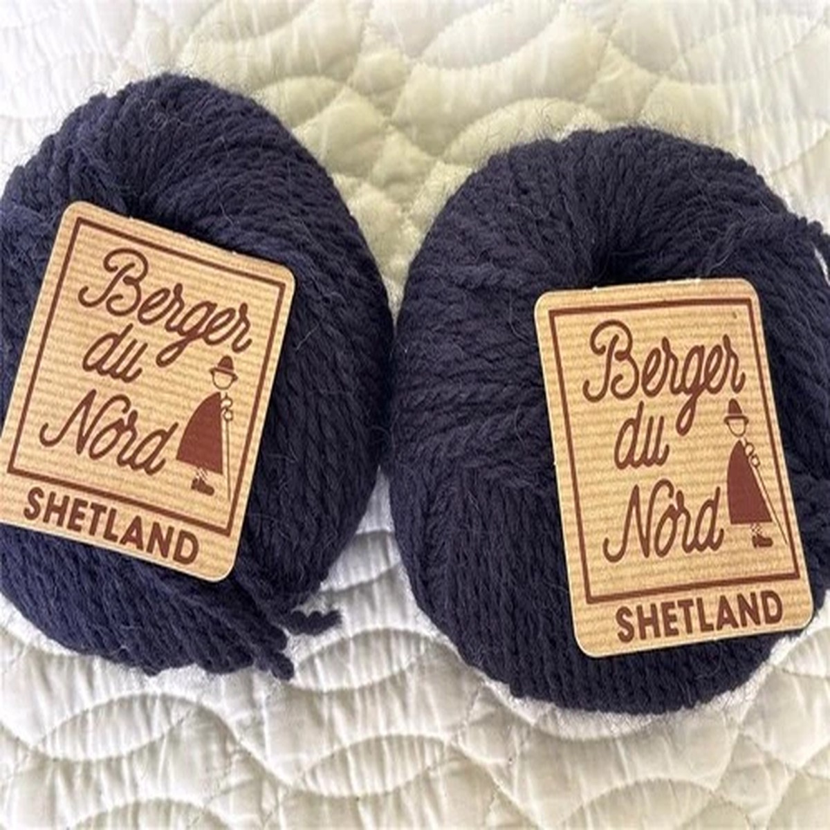 berger-du-nord-shetland-wool-yarn-2-skeins-navy-blue-made-in-france