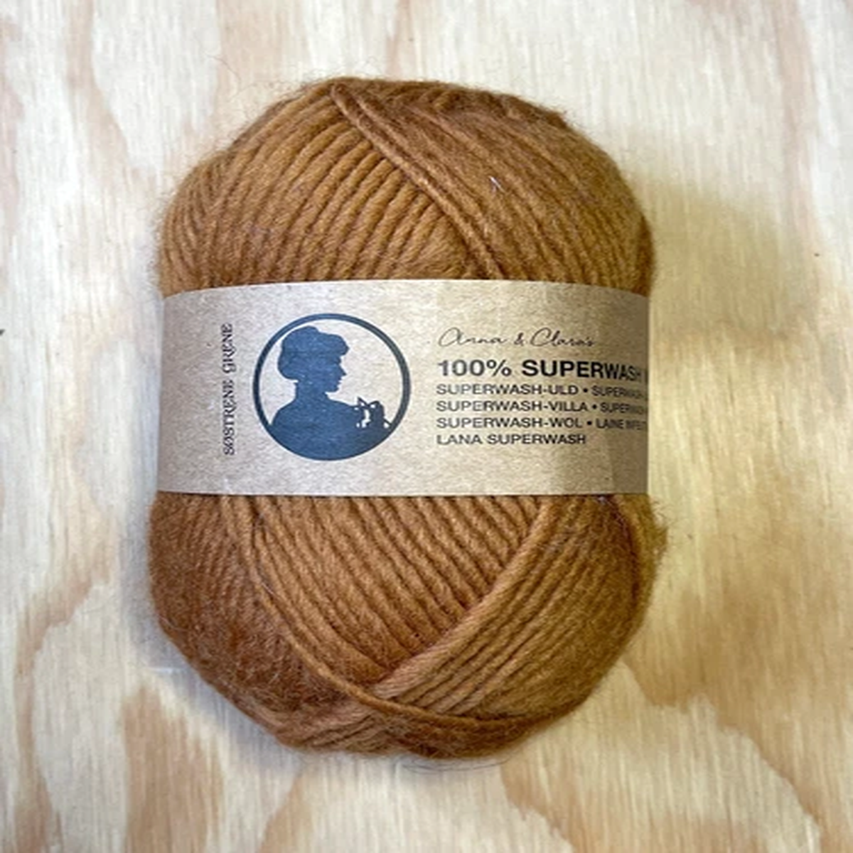 yarn-sstrene-grene-100-superwash-wool-anna-claras-18-1154-brown