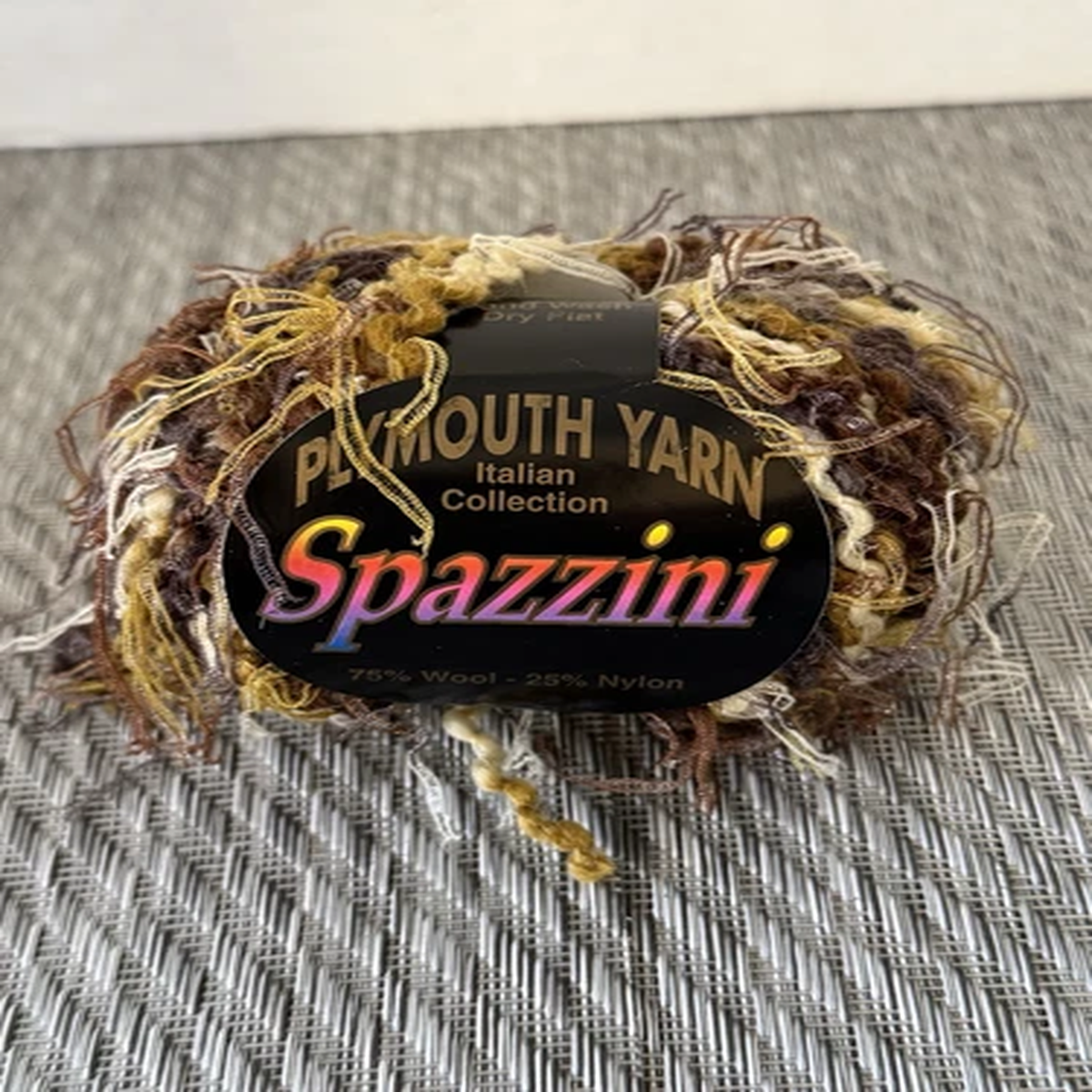 plymouth-yarn-spazzini-color-933-50g-72yds-75-wool-25-nylon