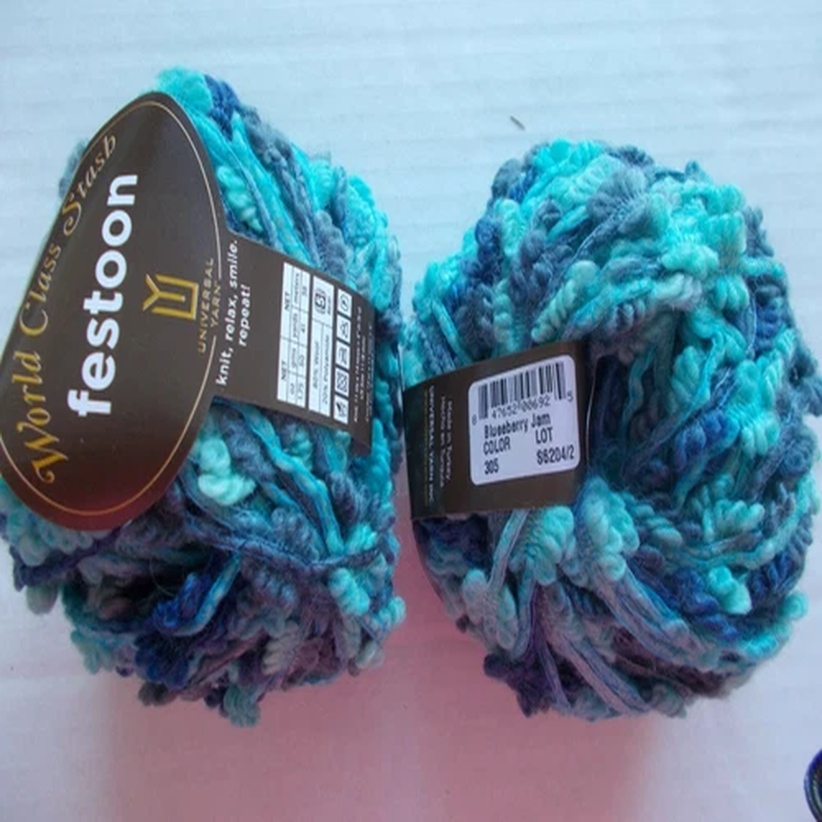 universal-festoon-textured-yarn-wool-blend-blueberry-lot-of-2-41-yds-each