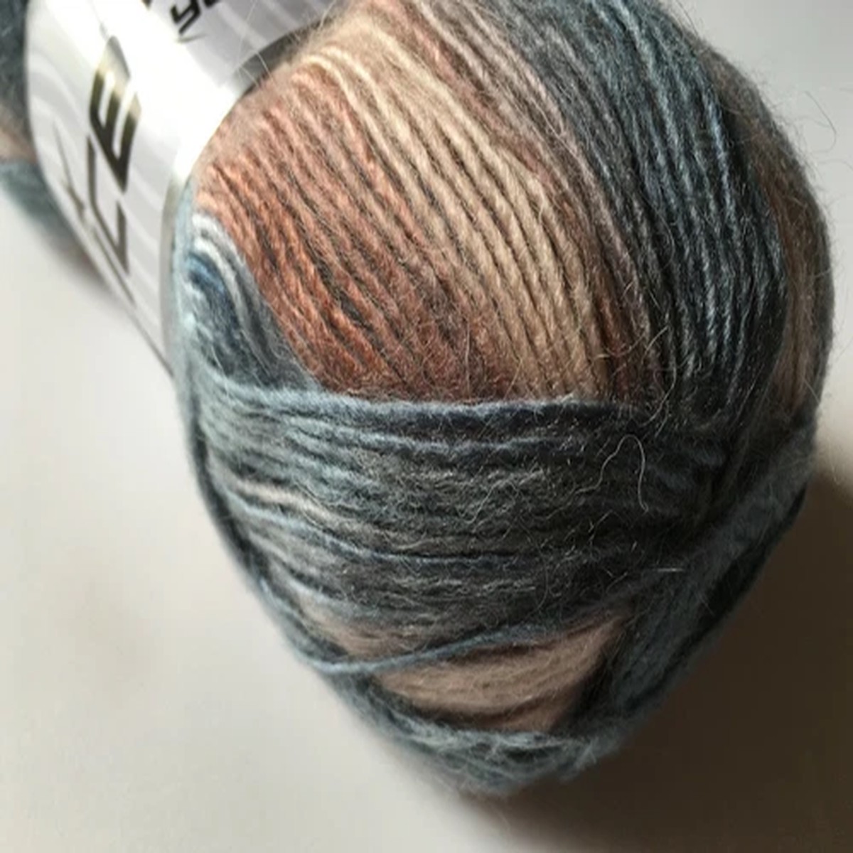 dusty-denim-clay-cream-madonna-ice-45800-wool-mohair-acrylic-yarn-100gr-328yd