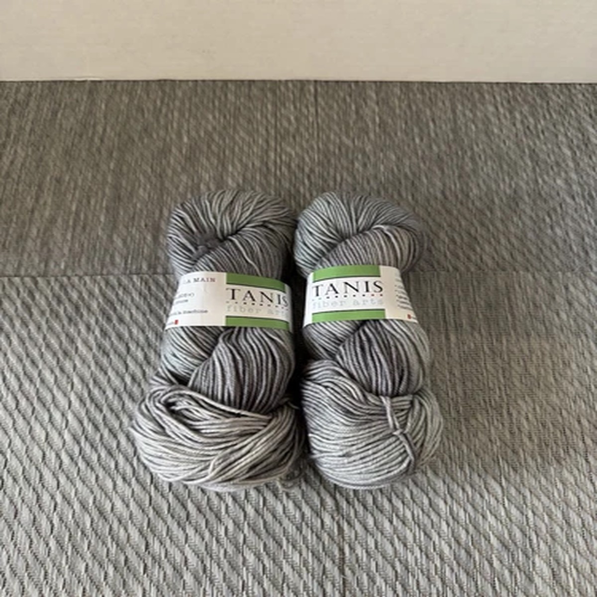 tanis-fiber-arts-yarn-color-shadow-4oz-205yds-green-label-aran-weight