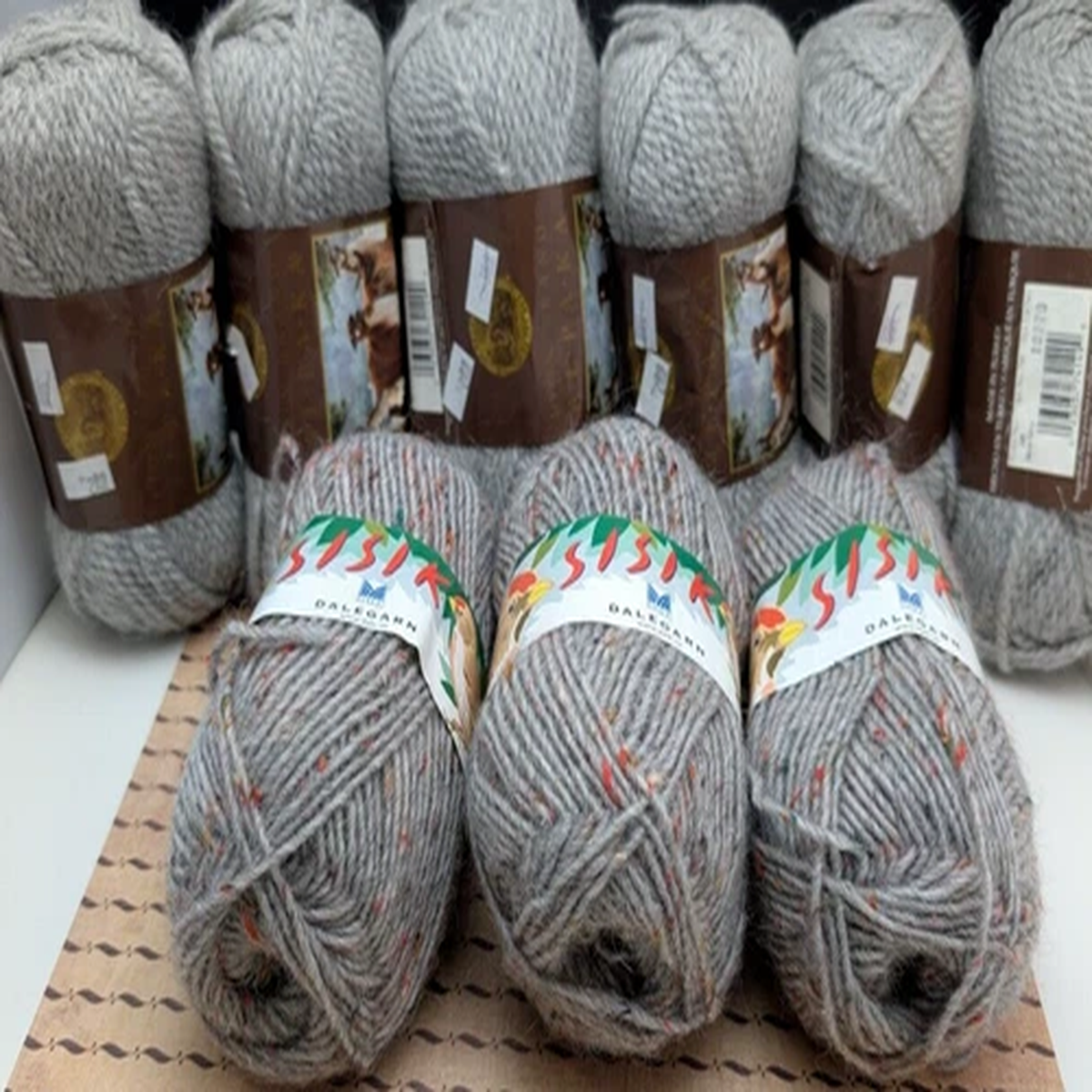 9-full-brand-new-skeins-of-yarn-lion-brand-alpaka-gray-crochet-bulky-chunky-e4