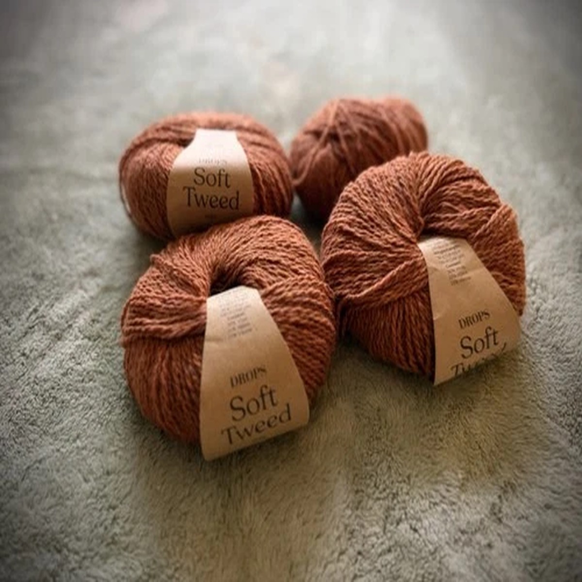 drops-soft-tweed-yarn-lot-of-4-skeins-color-carrot-cake-wool-alpaca-dk