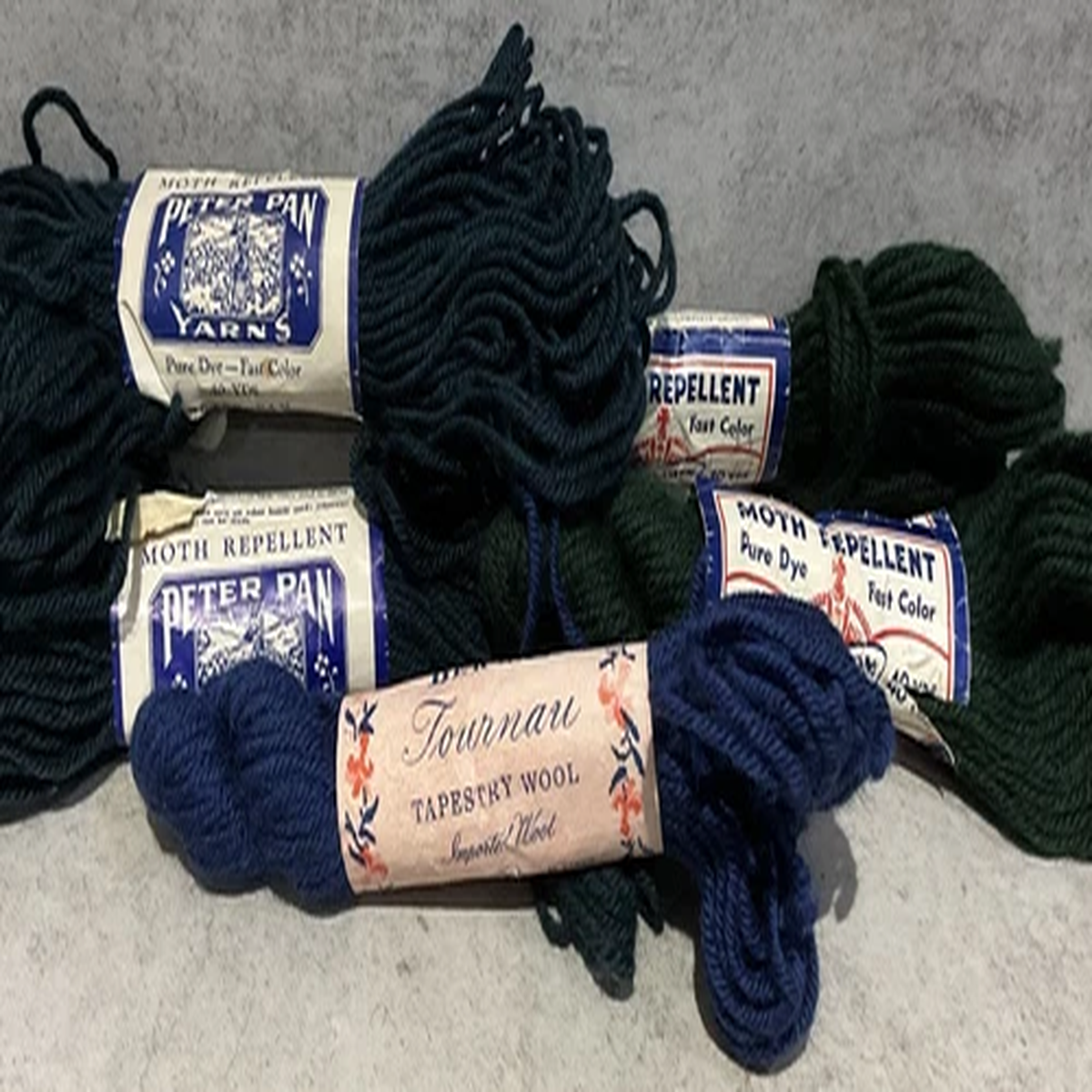 lot-of-5-tapestry-yarn-skeins-100-wool-40-yds-ea-bernat-peter-pan-heirloom-vtg
