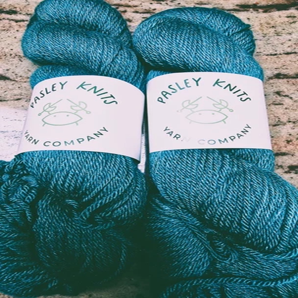 lot-of-2-pasley-knits-wool-blend-yarn-albatross-dk-color-pippin