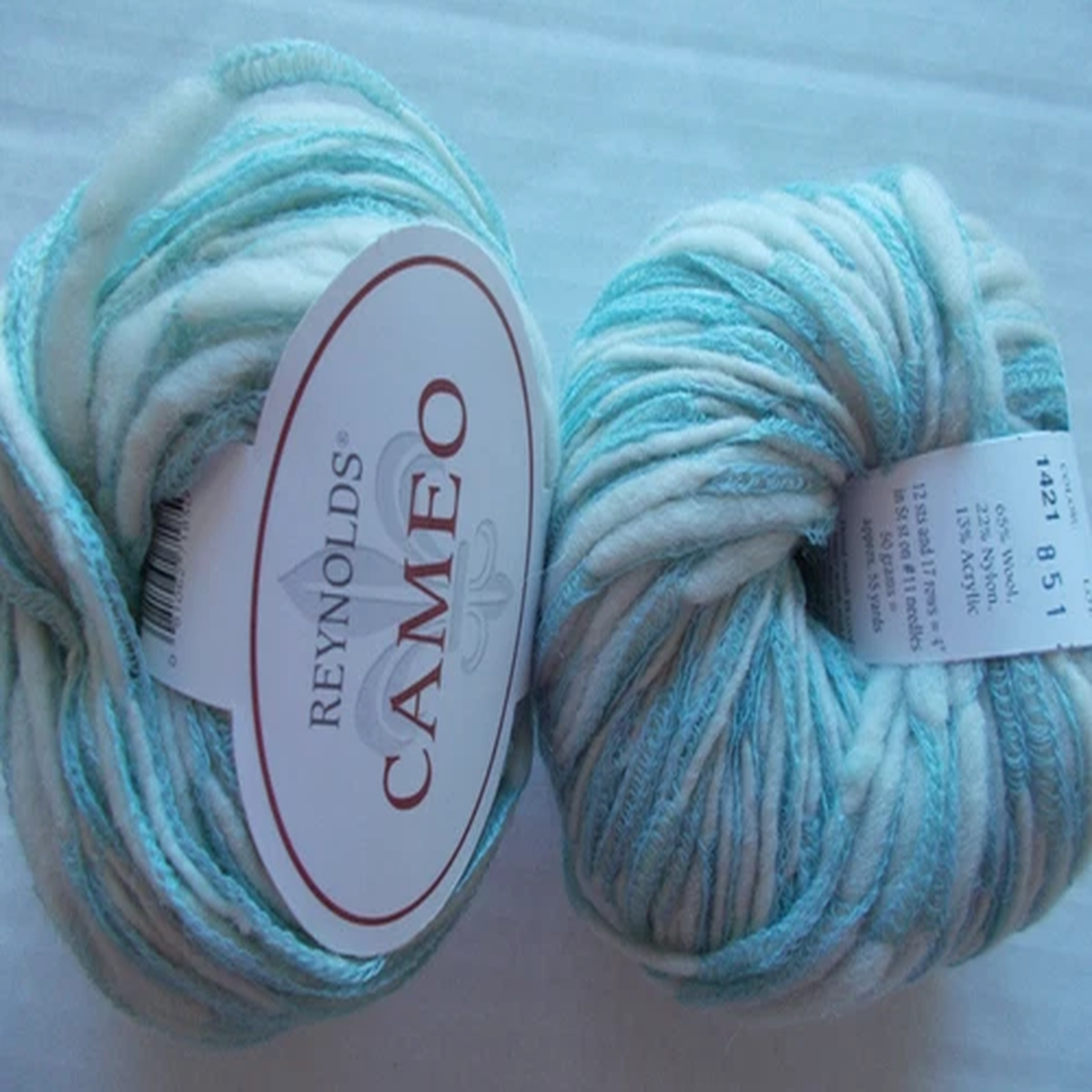 reynolds-cameo-wool-blend-twist-fashion-yarn-ivory-aqua-lot-of-2-55-yds-ea