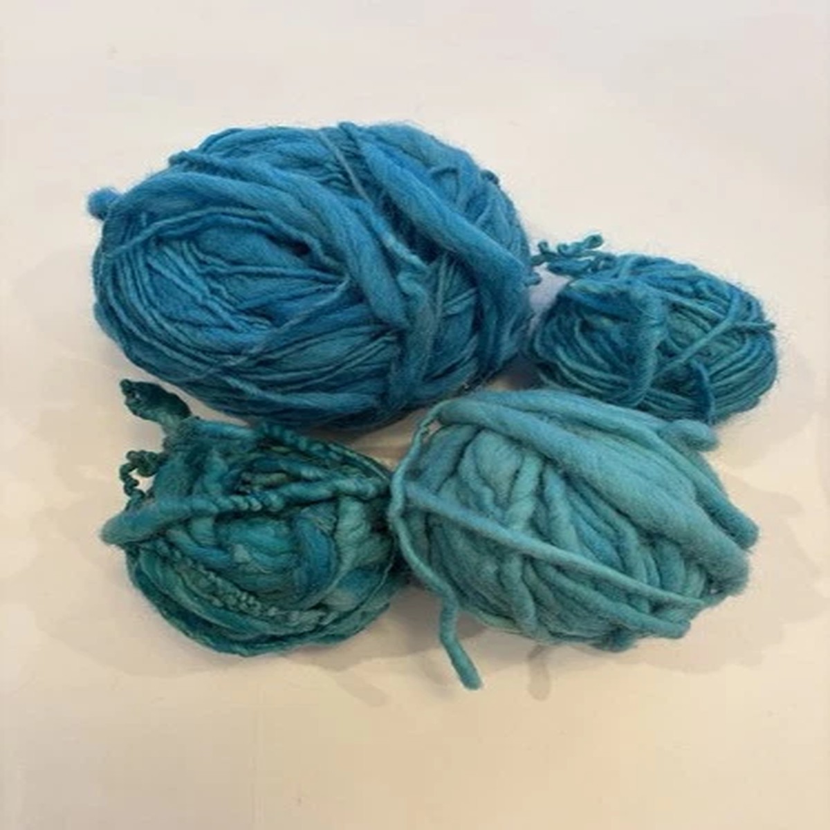 handspun-art-yarn-lot-blue-teal-turquoise-bulky-chunky-wool-hand-dyed-weaving