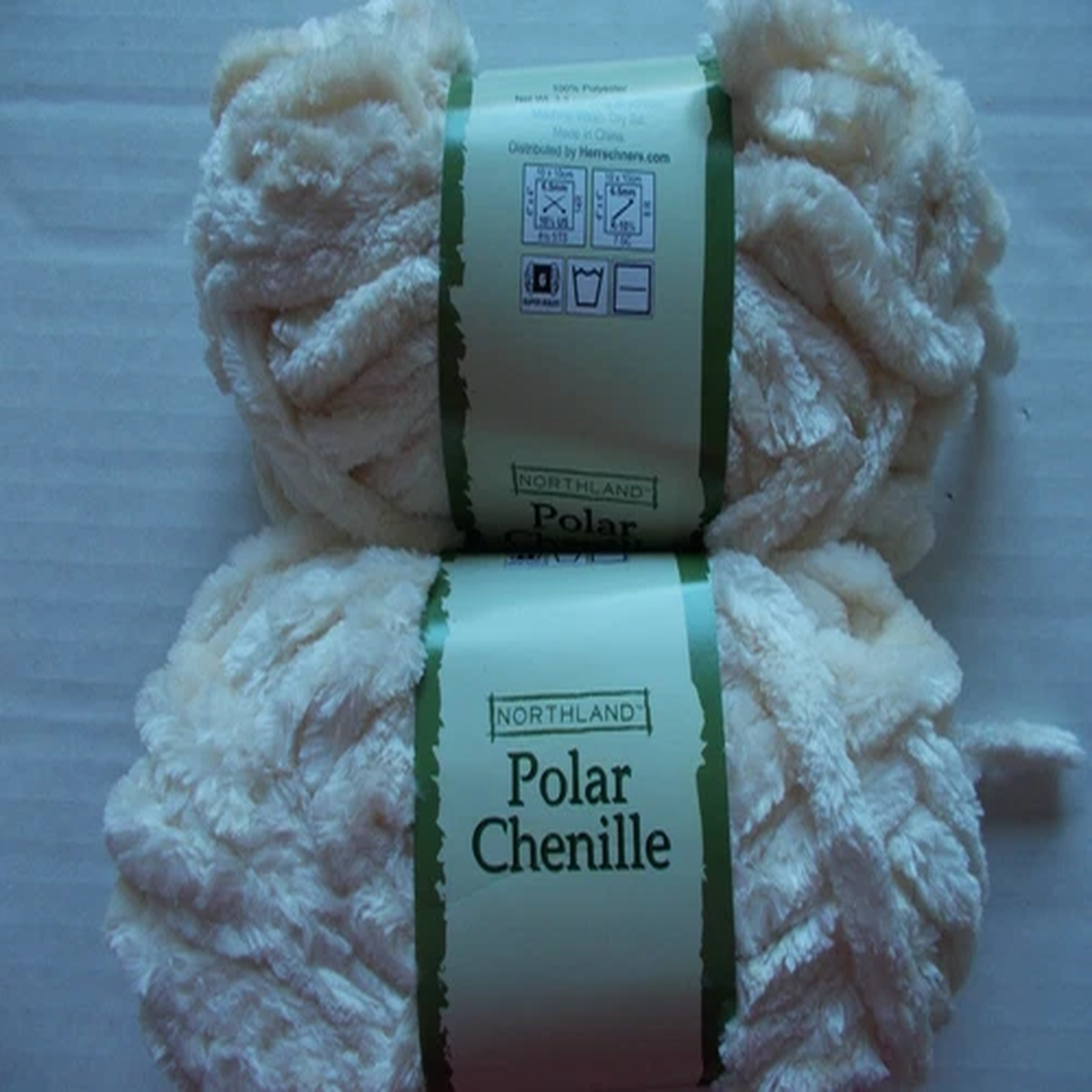 northland-polar-chenille-super-bulky-yarn-polar-lot-of-2-30-yds-ea