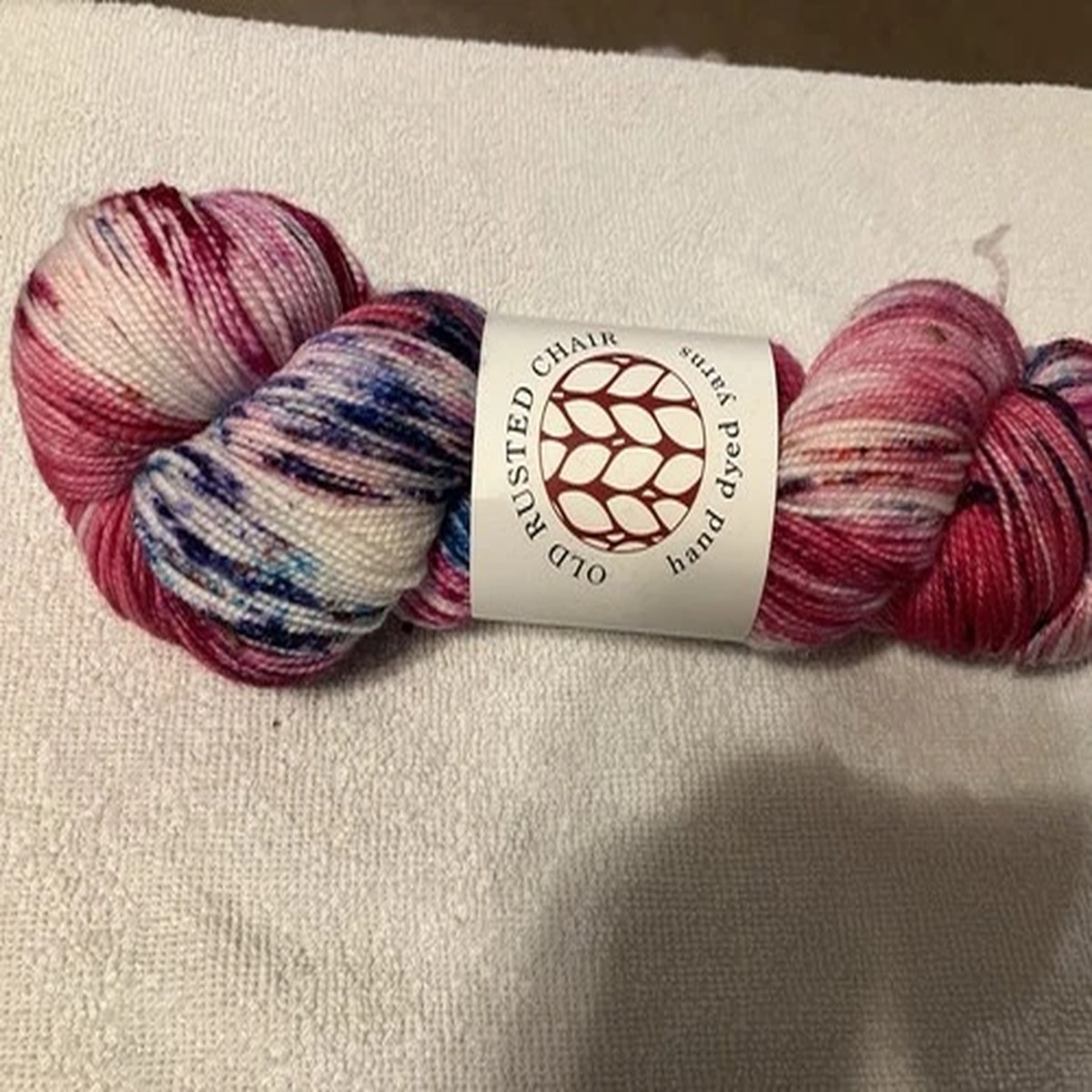 old-rusted-chair-sock-yarn-cherry-bomb